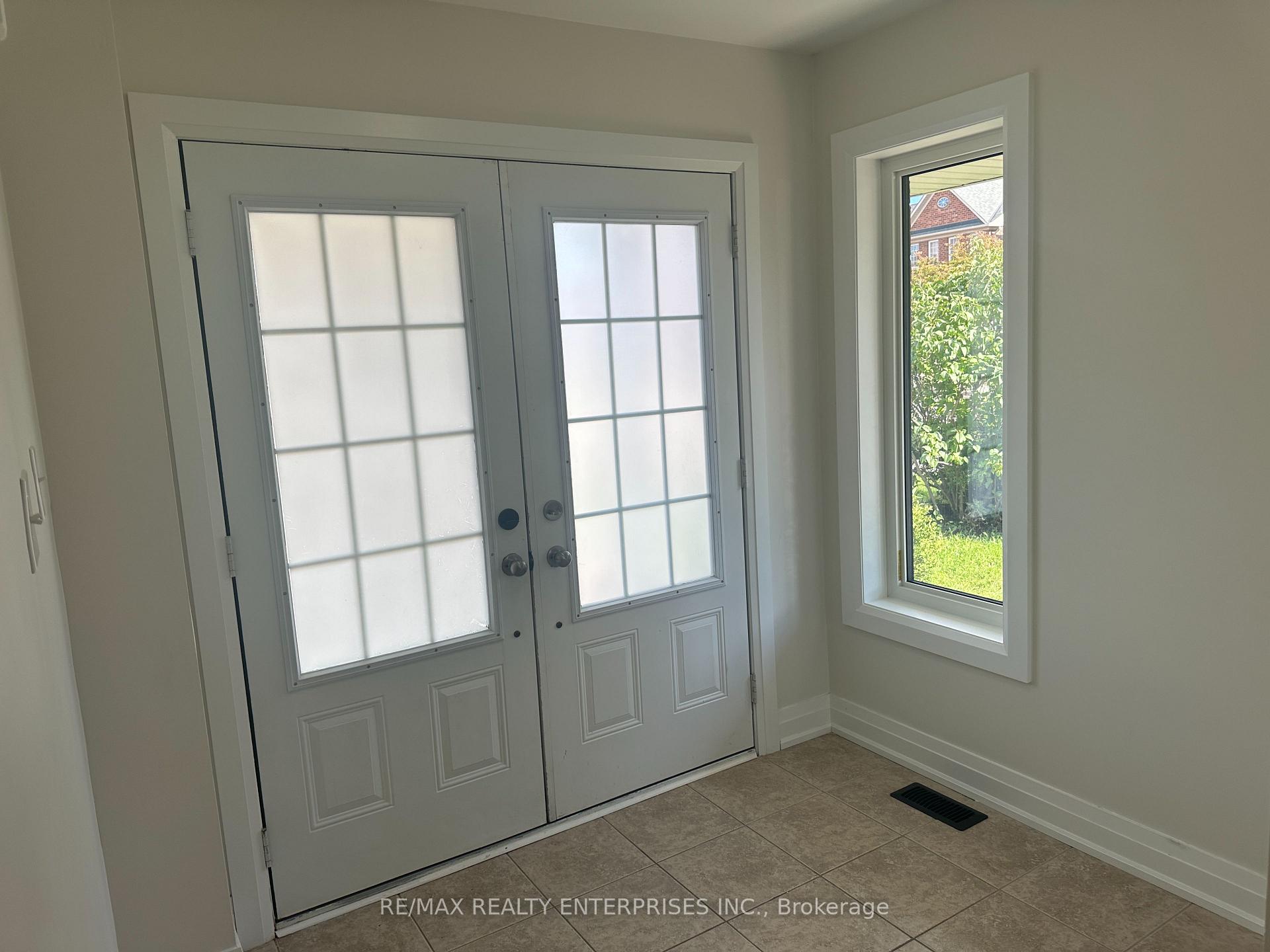 Photo 7 of 2 Summit Drive, Vaughan, Vellore Village — HOMEH