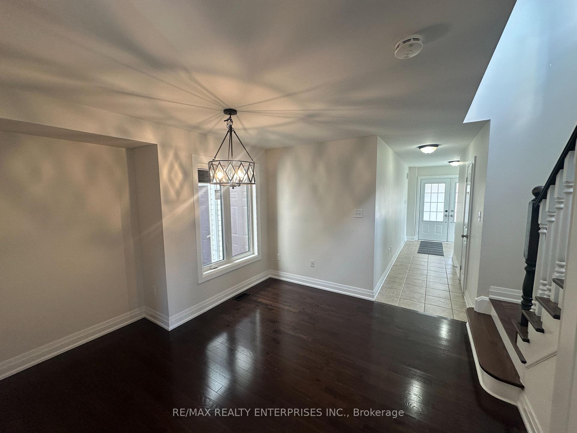 Photo 12 of 2 Summit Drive, Vaughan, Vellore Village — HOMEH