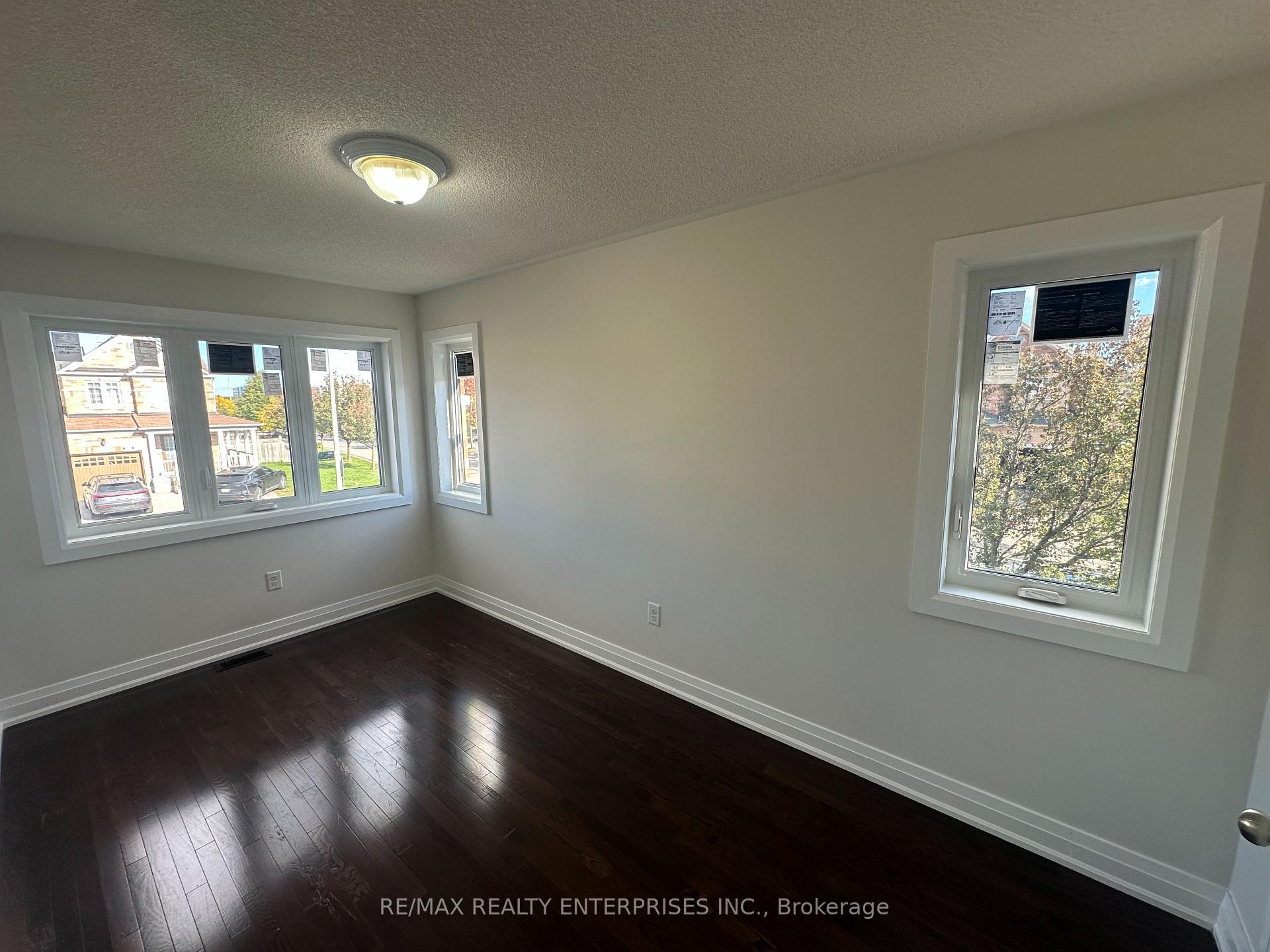 Photo 19 of 2 Summit Drive, Vaughan, Vellore Village — HOMEH