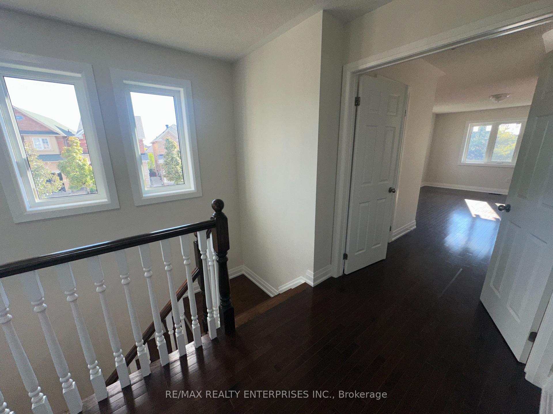 Photo 20 of 2 Summit Drive, Vaughan, Vellore Village — HOMEH