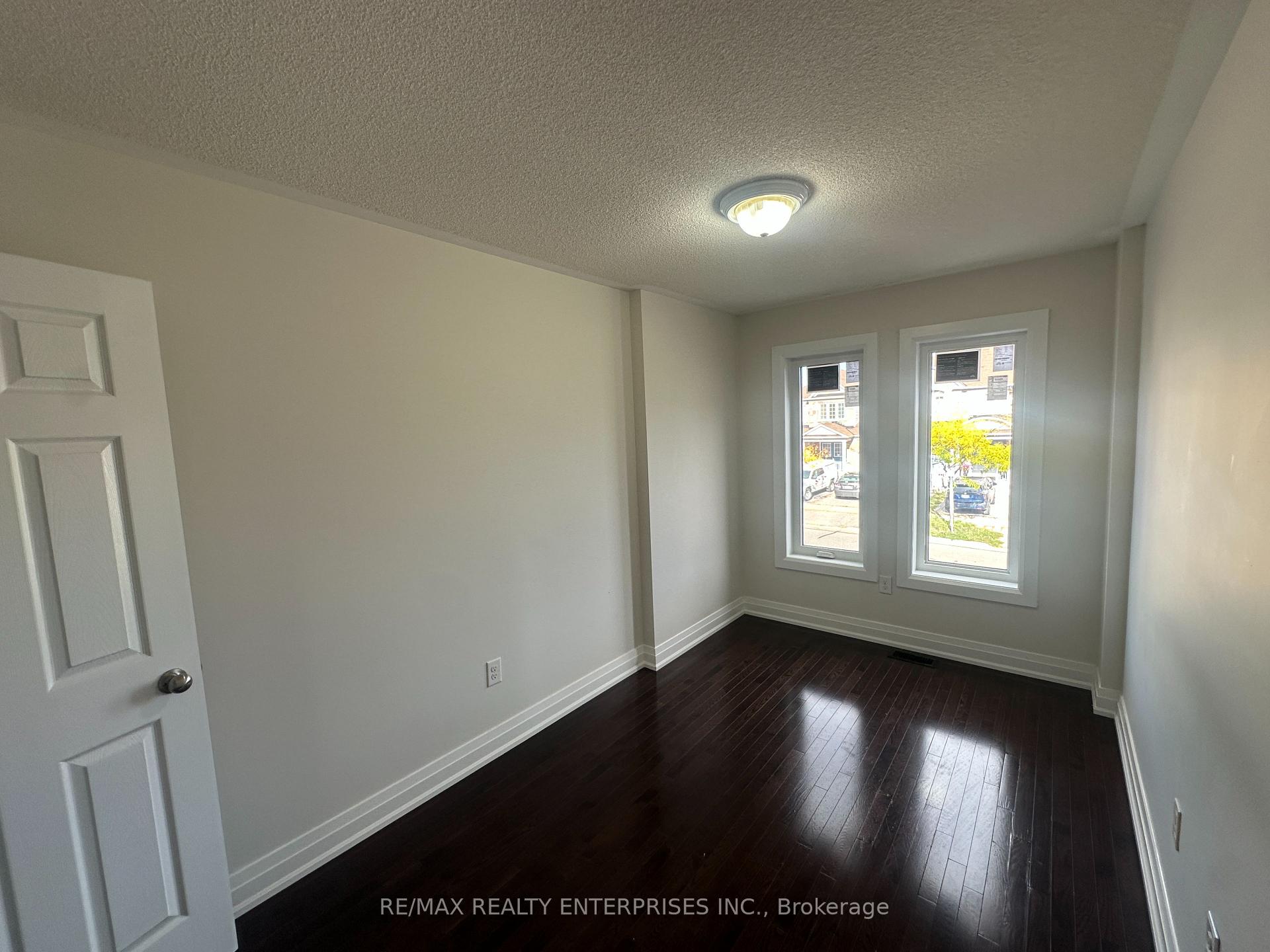 Photo 24 of 2 Summit Drive, Vaughan, Vellore Village — HOMEH