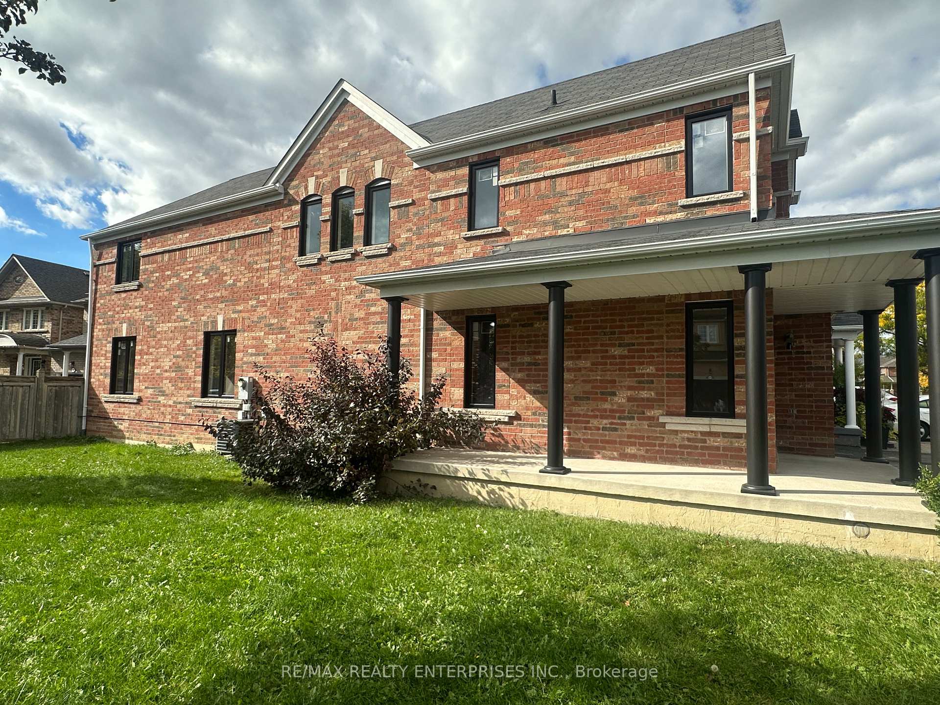 Photo 32 of 2 Summit Drive, Vaughan, Vellore Village — HOMEH