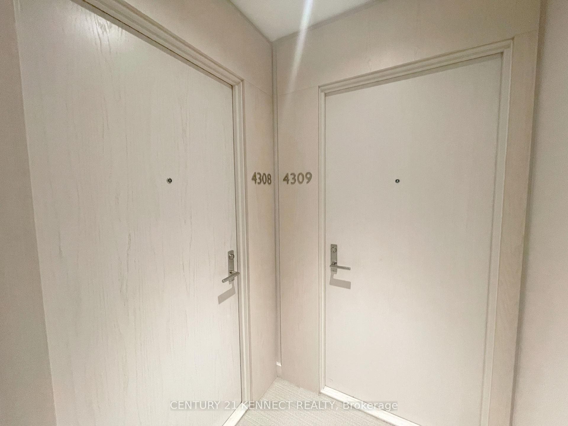 Photo 3 of Unit 4309, 115 Blue Jays Way, Toronto, Waterfront Communities — HOMEH