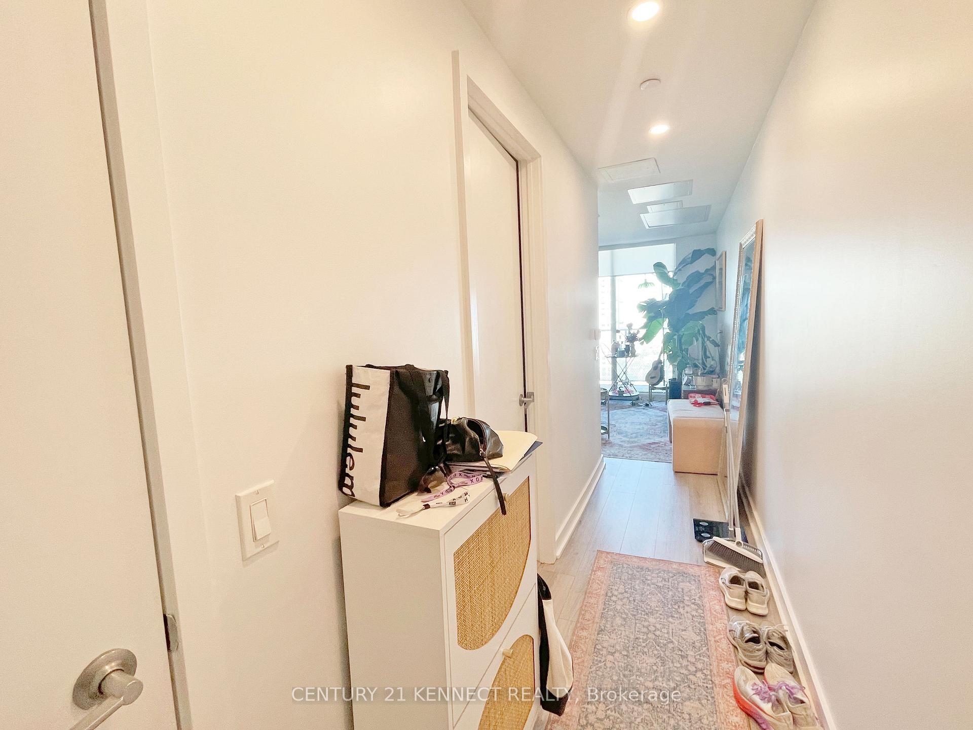 Photo 5 of Unit 4309, 115 Blue Jays Way, Toronto, Waterfront Communities — HOMEH