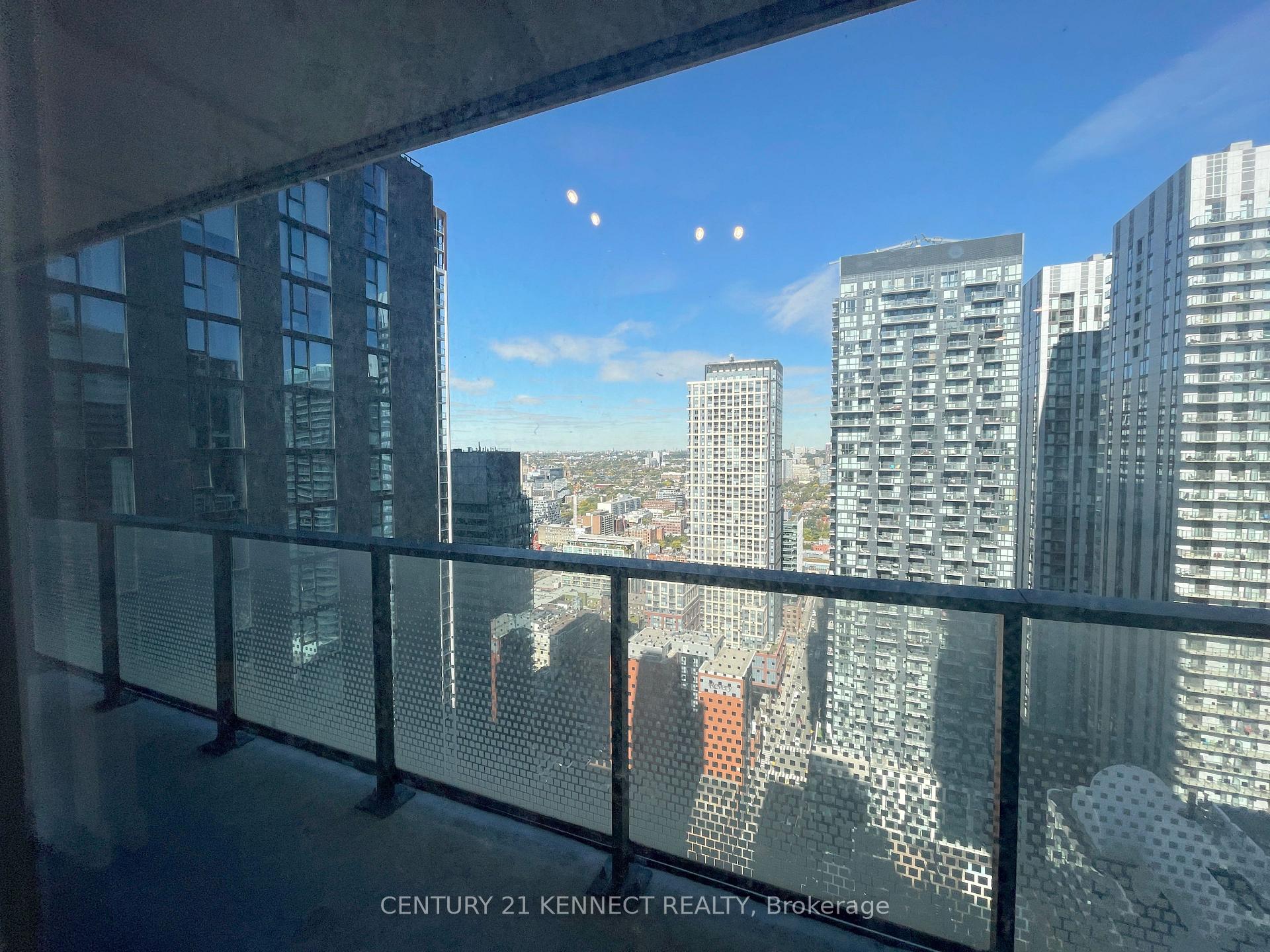 Photo 10 of Unit 4309, 115 Blue Jays Way, Toronto, Waterfront Communities — HOMEH