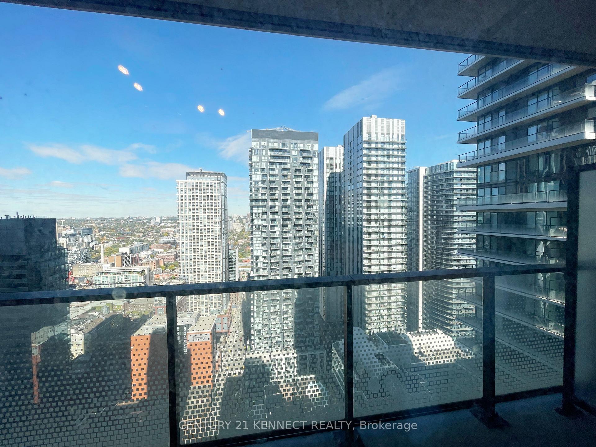 Photo 11 of Unit 4309, 115 Blue Jays Way, Toronto, Waterfront Communities — HOMEH