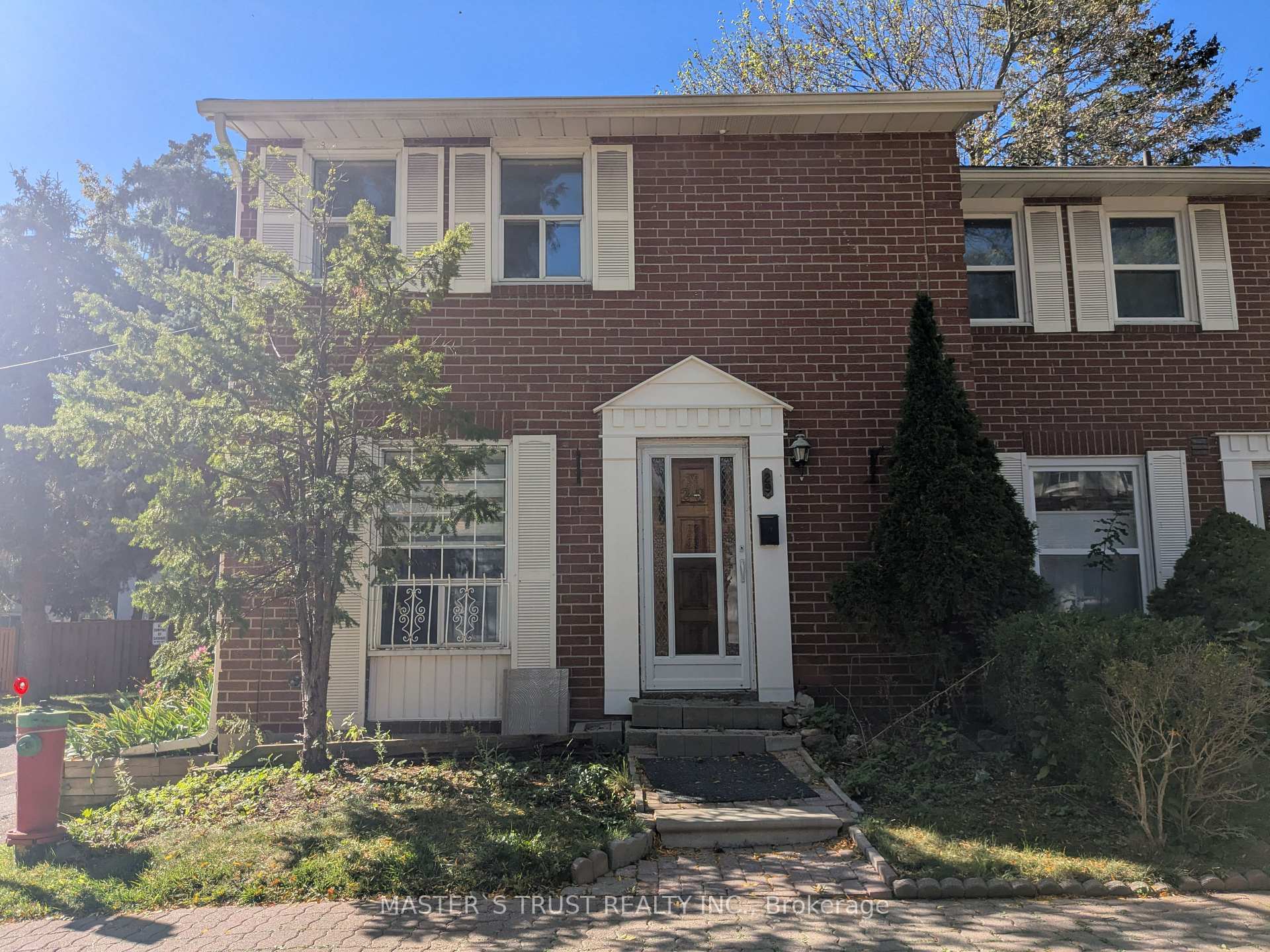 Front of Unit 29, 2075 Warden Avenue S
