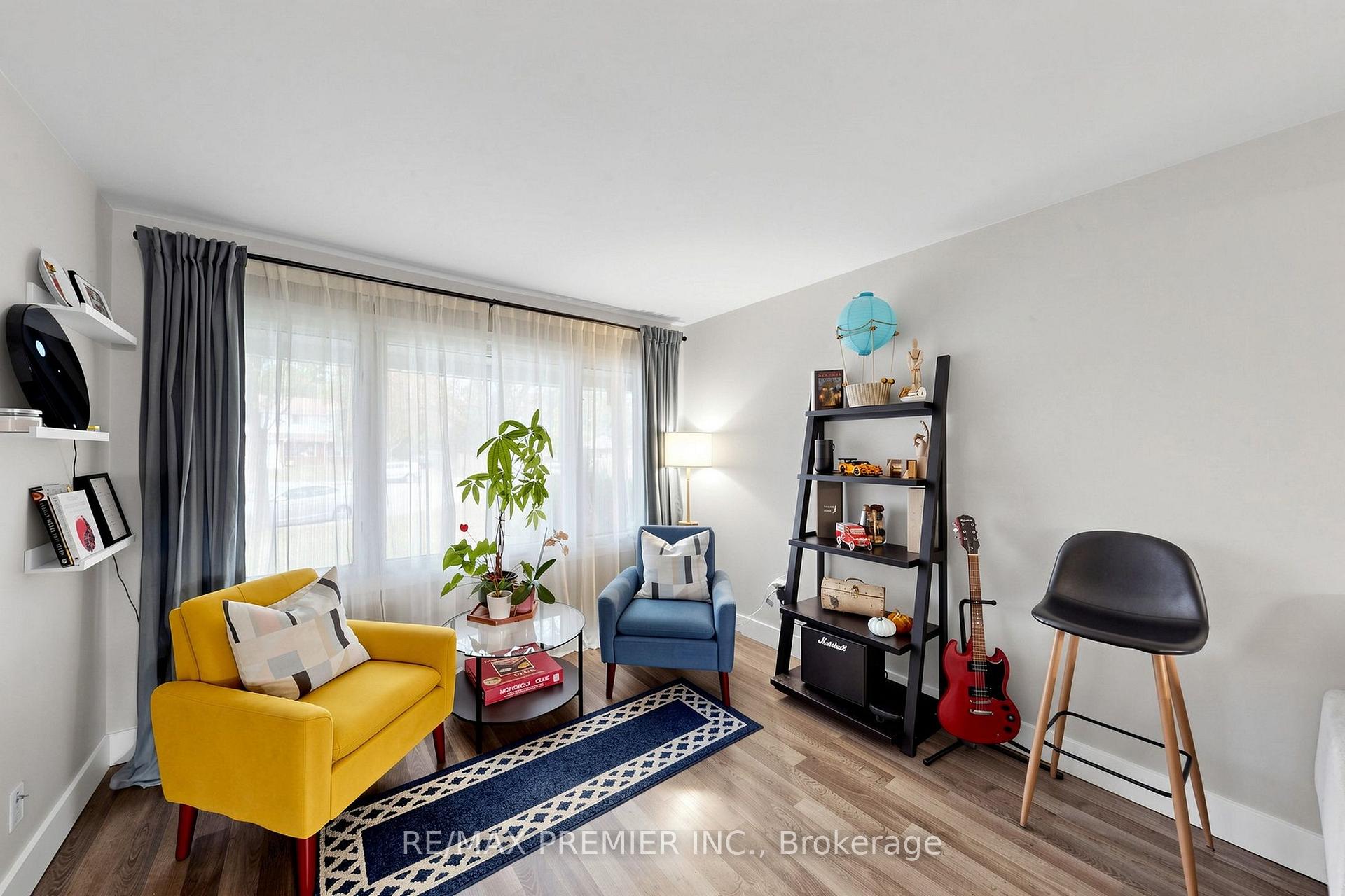 Photo 3 of 151 Moxley Court, Hamilton, Lisgar — HOMEH