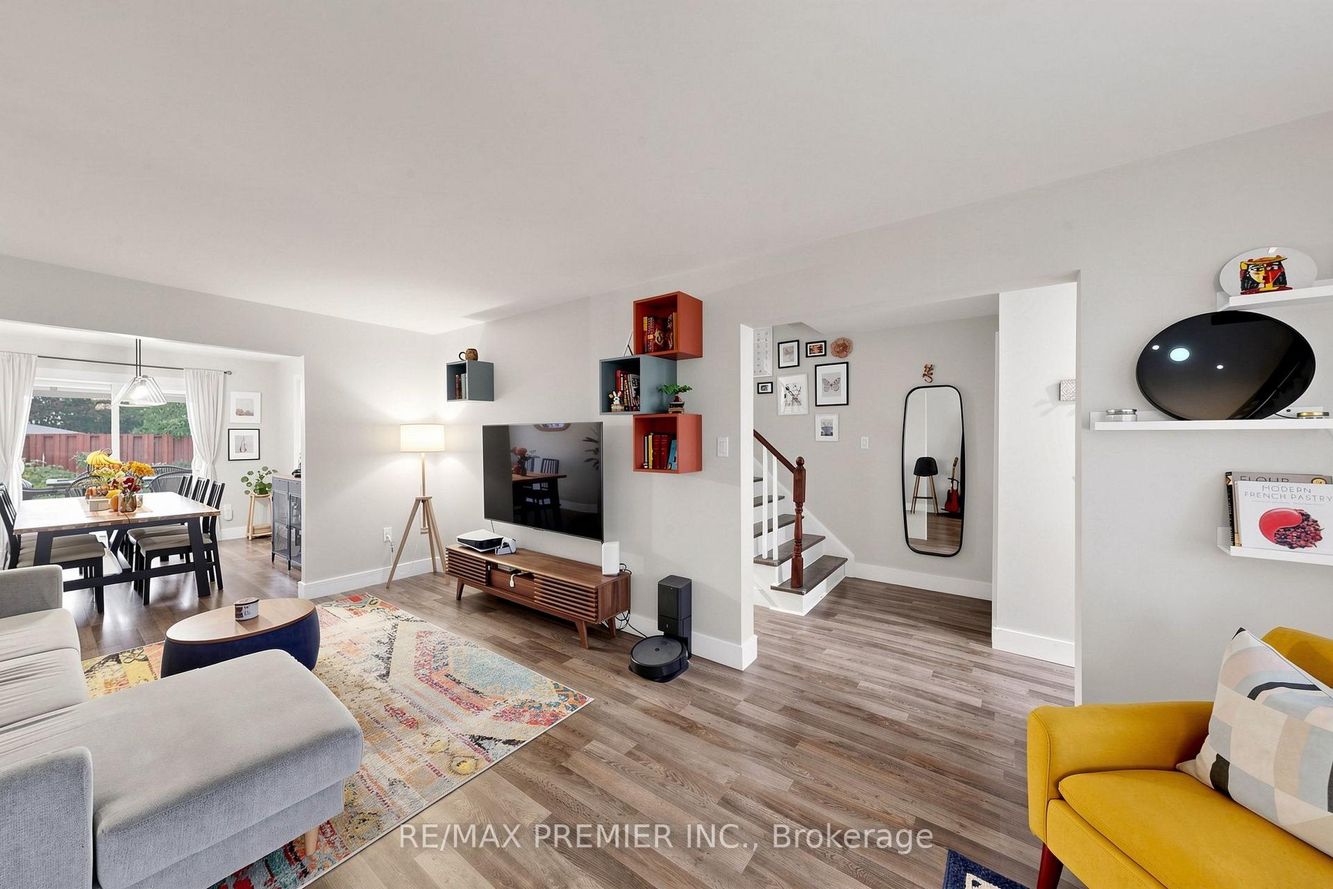 Photo 4 of 151 Moxley Court, Hamilton, Lisgar — HOMEH