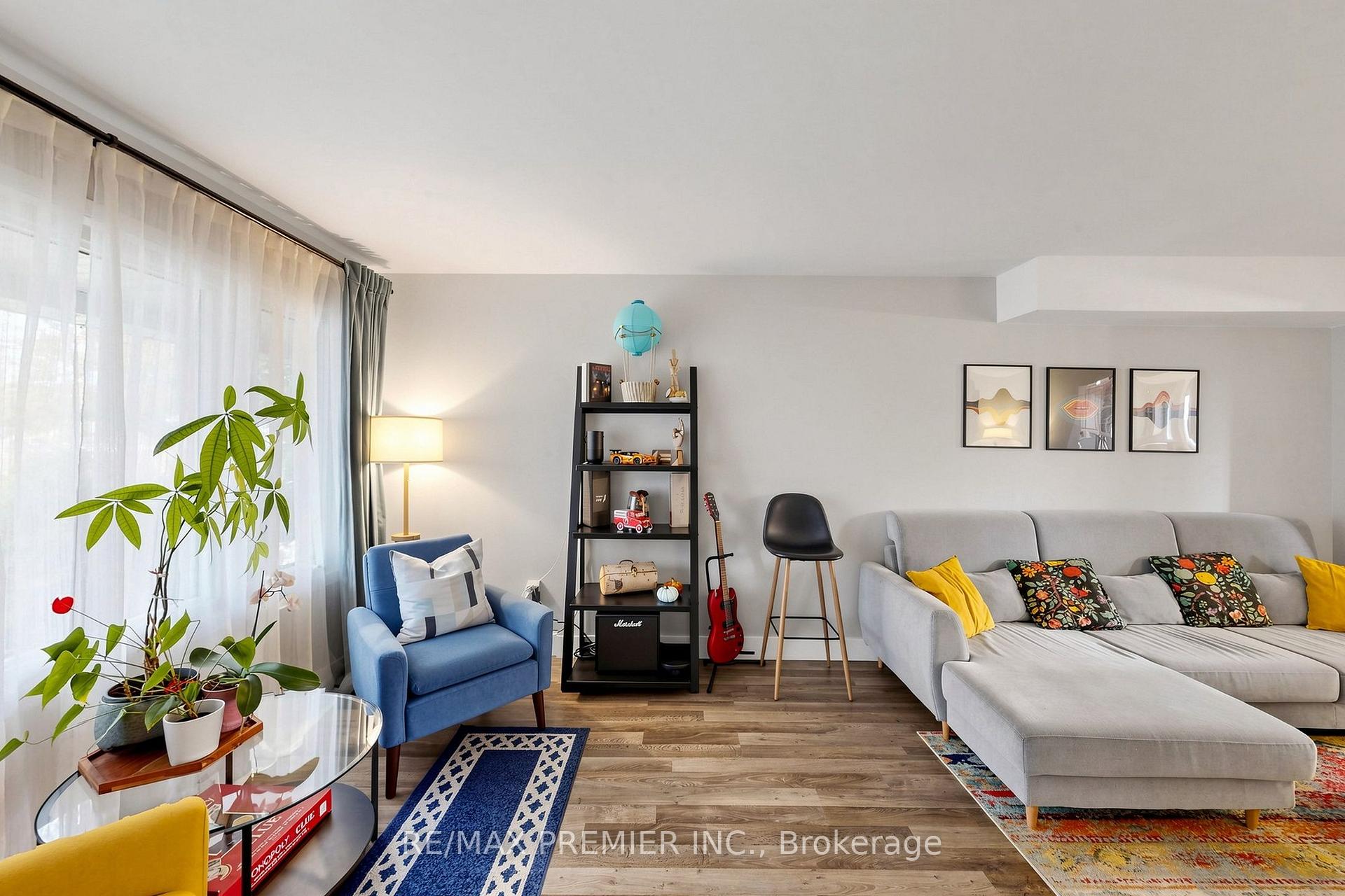 Photo 5 of 151 Moxley Court, Hamilton, Lisgar — HOMEH