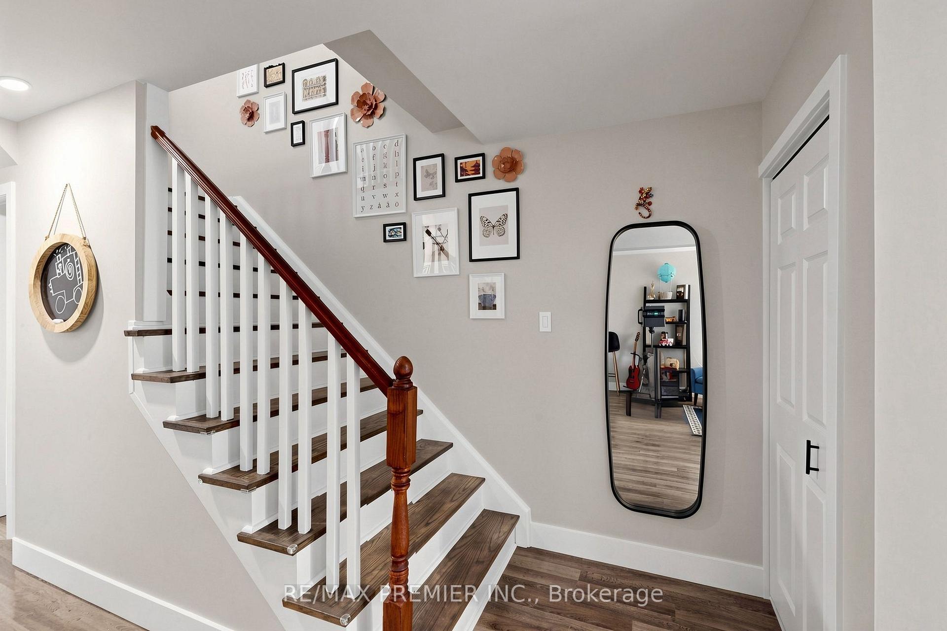 Photo 12 of 151 Moxley Court, Hamilton, Lisgar — HOMEH