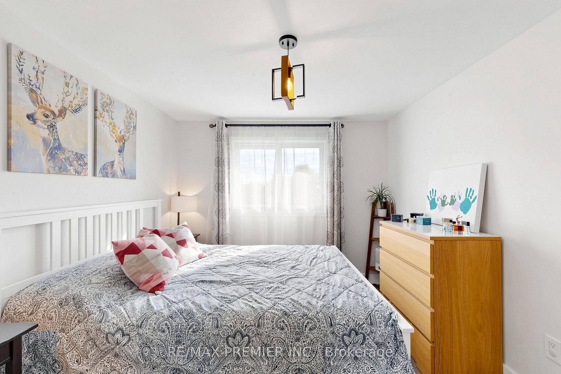 Photo 17 of 151 Moxley Court, Hamilton, Lisgar — HOMEH