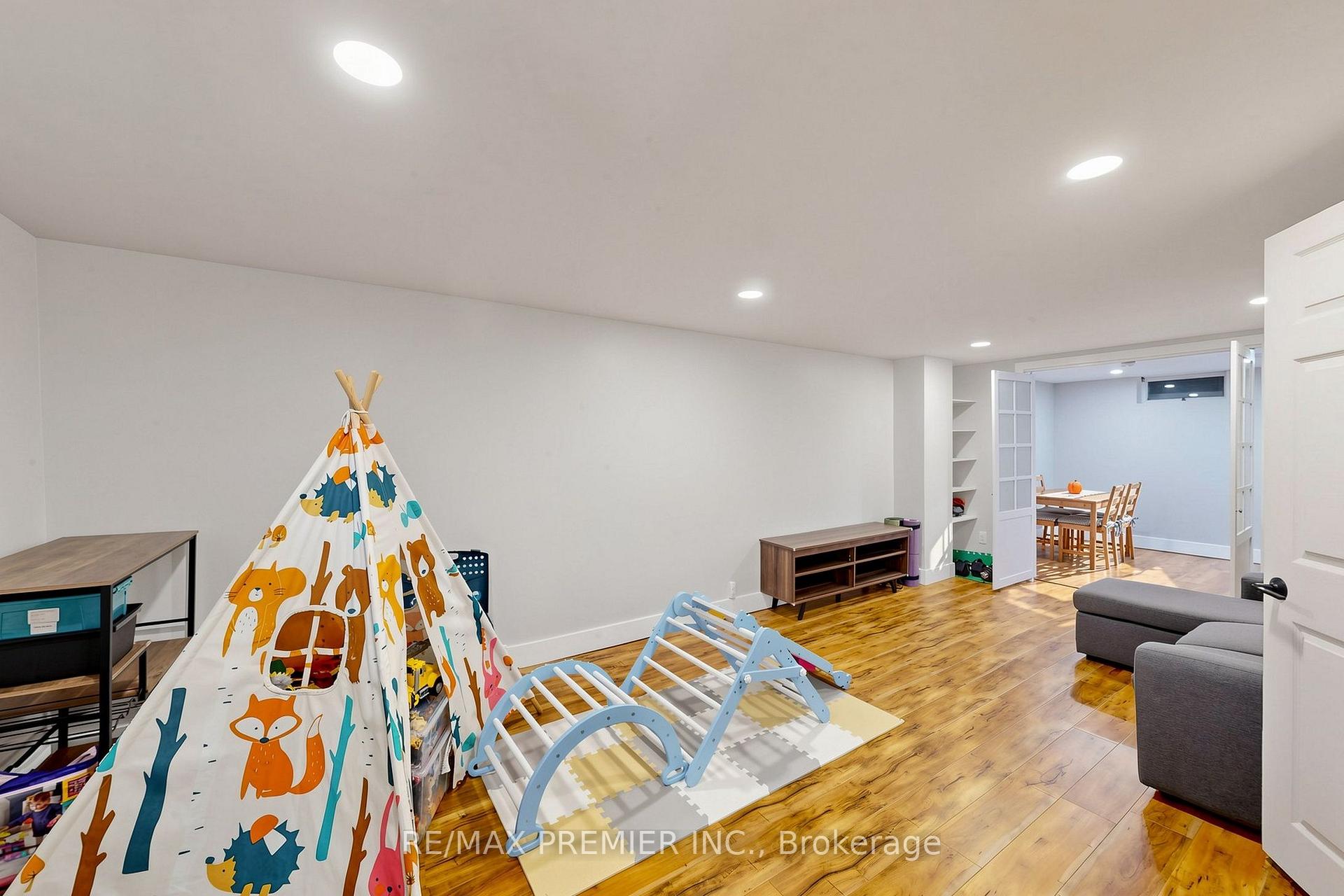 Photo 20 of 151 Moxley Court, Hamilton, Lisgar — HOMEH