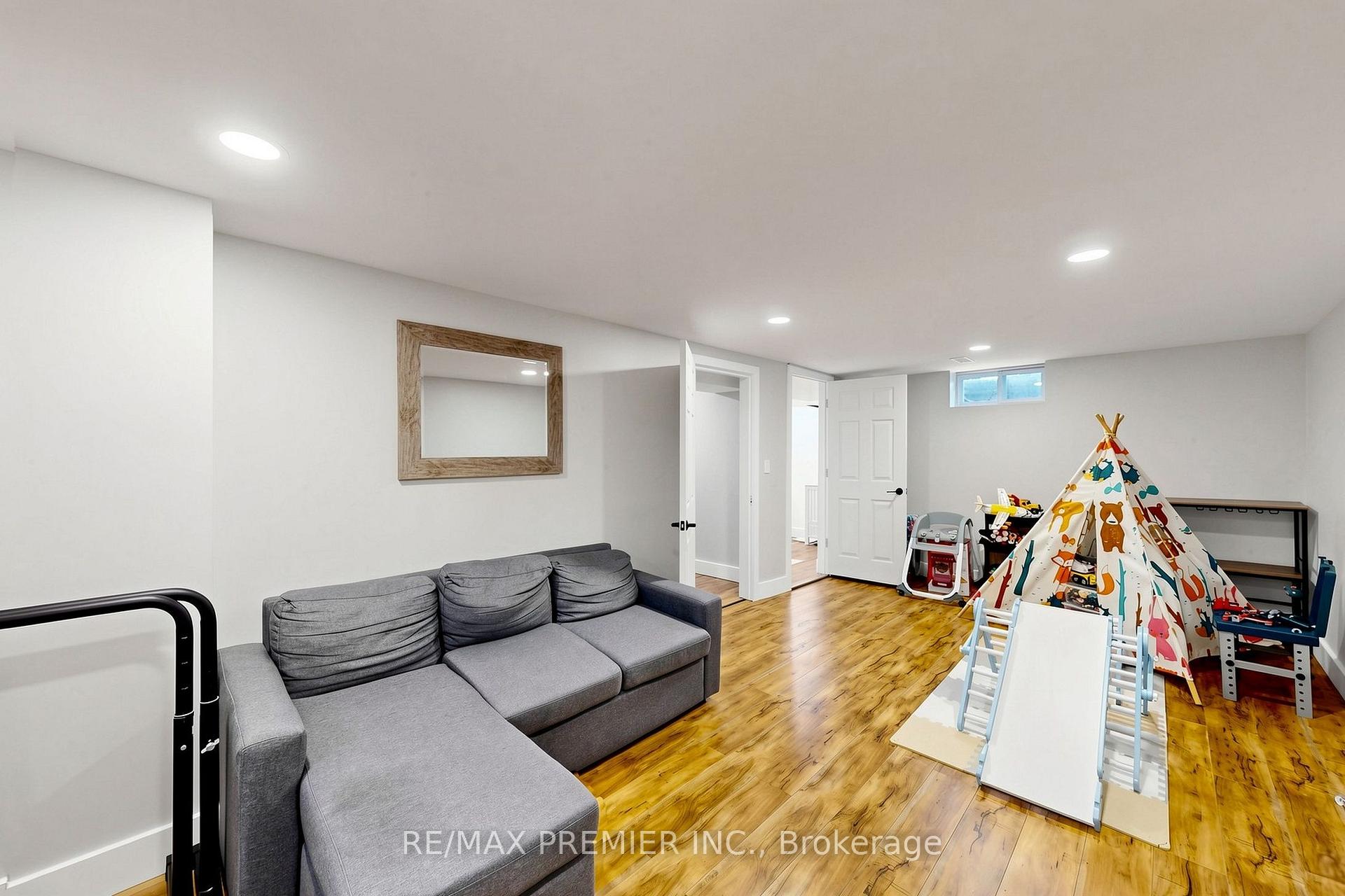 Photo 21 of 151 Moxley Court, Hamilton, Lisgar — HOMEH