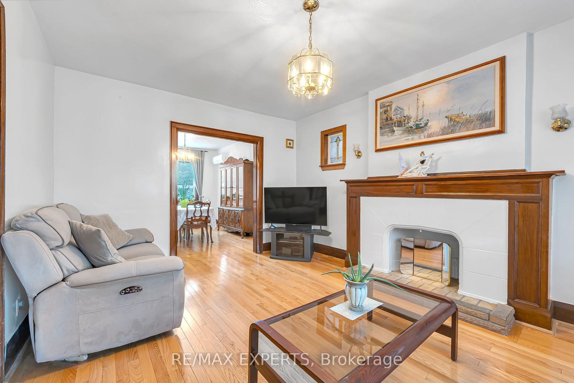 Photo 7 of 406 Lauder Avenue, Toronto, Oakwood Village — HOMEH