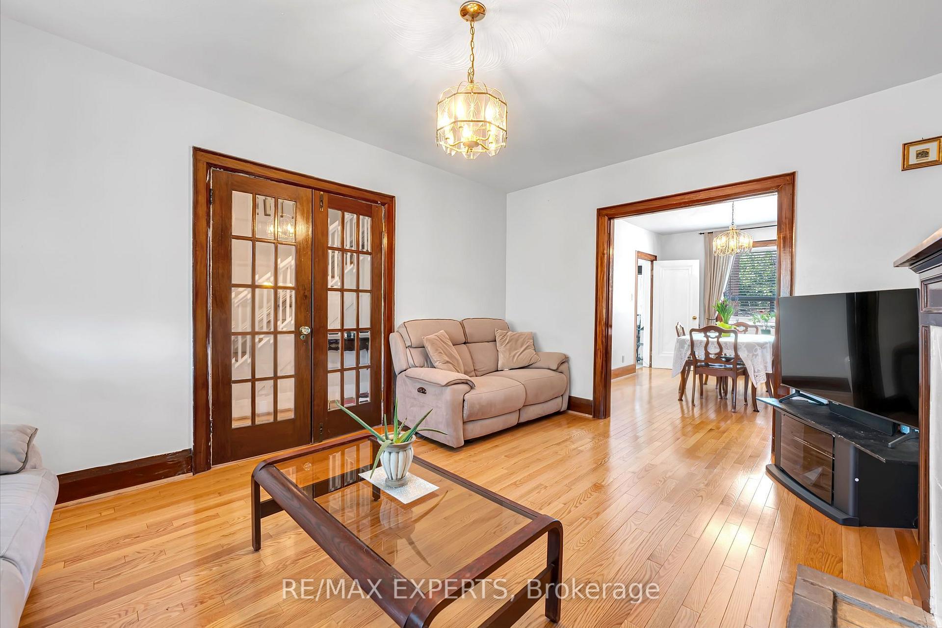 Photo 8 of 406 Lauder Avenue, Toronto, Oakwood Village — HOMEH