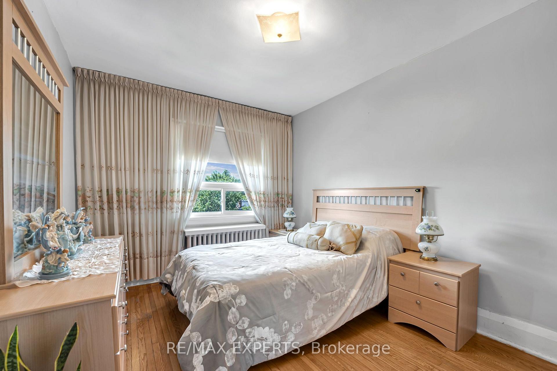 Photo 21 of 406 Lauder Avenue, Toronto, Oakwood Village — HOMEH