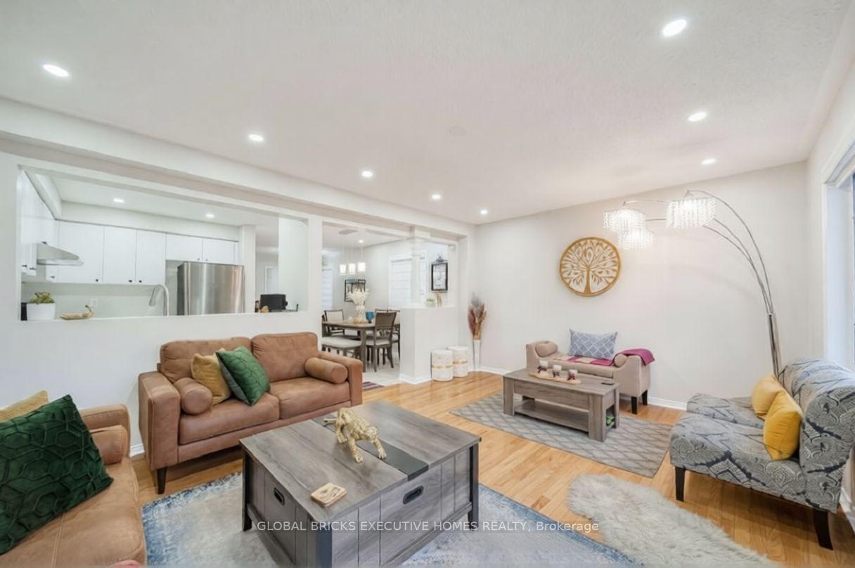 Photo 2 of 101 Albright Road, Brampton, Fletcher's Creek Village — HOMEH