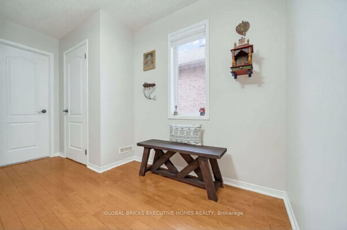 Photo 5 of 101 Albright Road, Brampton, Fletcher's Creek Village — HOMEH