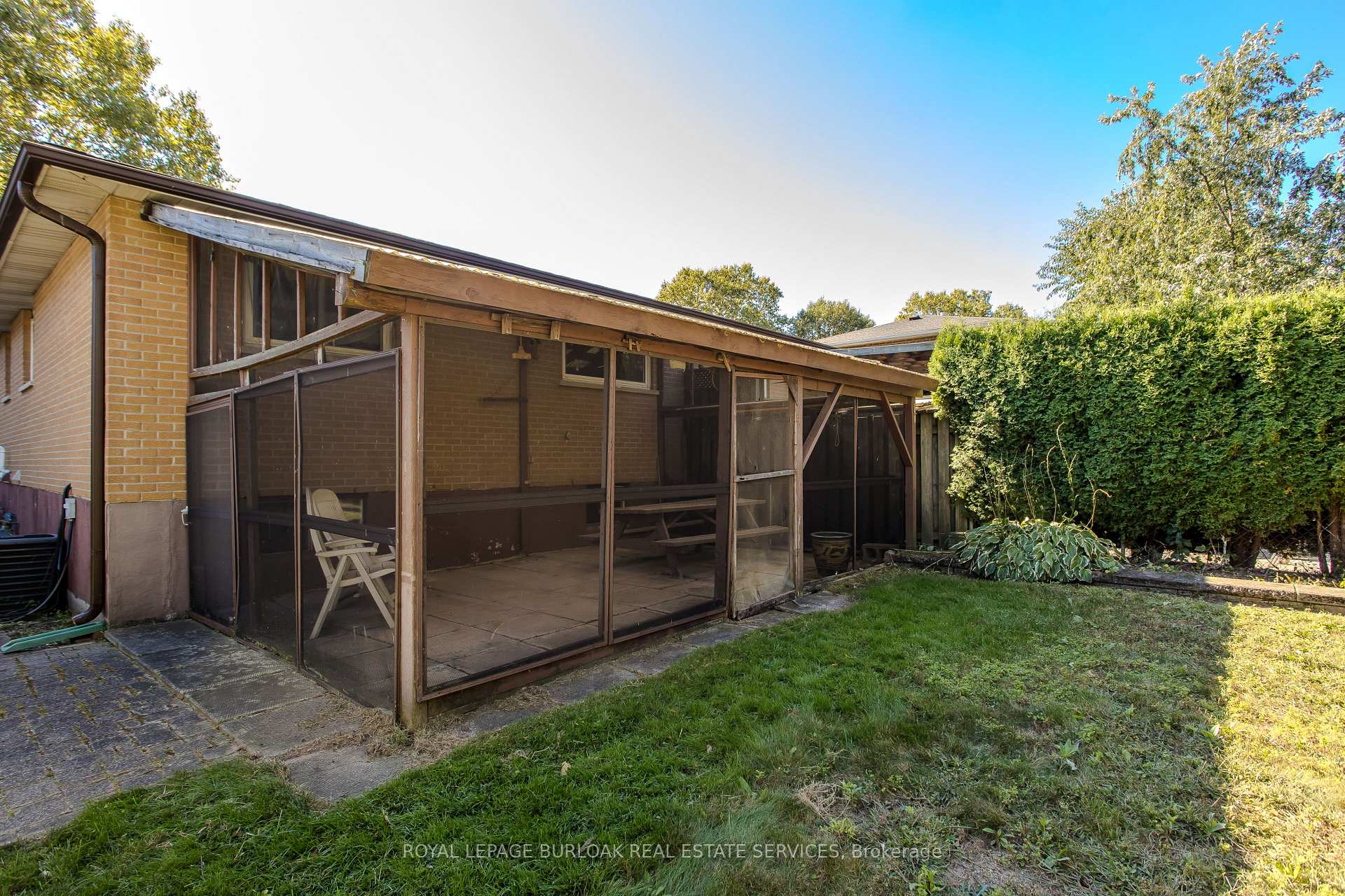 Photo 6 of 353 Enfield Road, Burlington, LaSalle — HOMEH