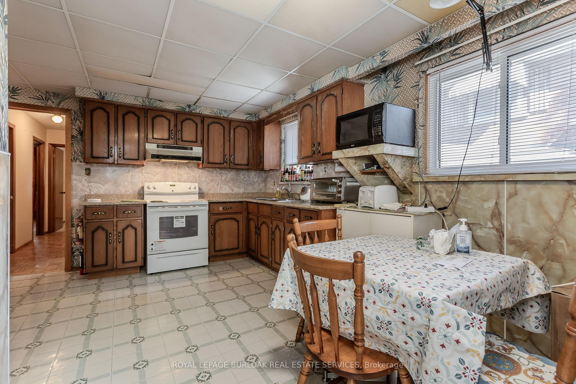 Photo 14 of 353 Enfield Road, Burlington, LaSalle — HOMEH