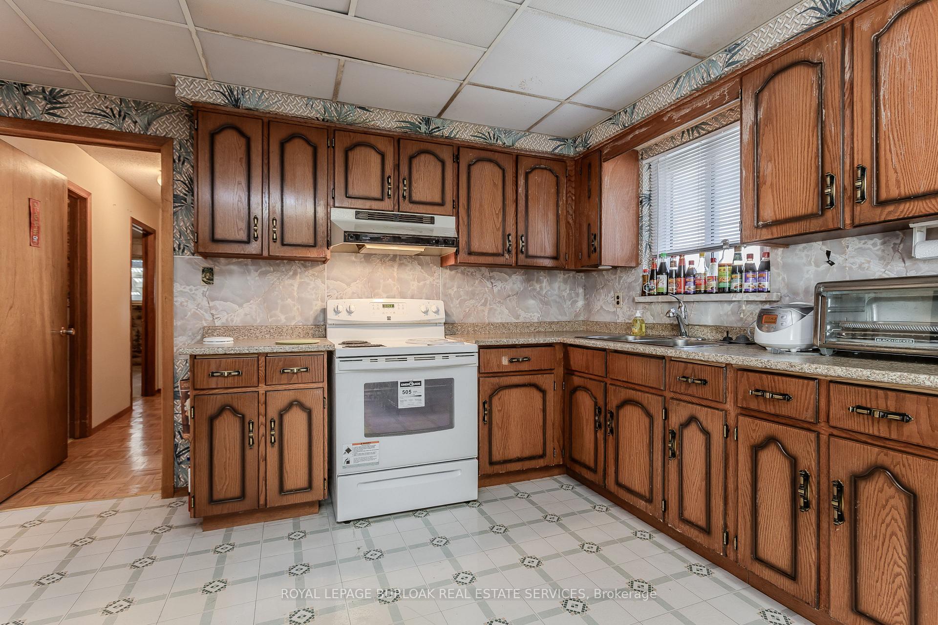 Photo 18 of 353 Enfield Road, Burlington, LaSalle — HOMEH