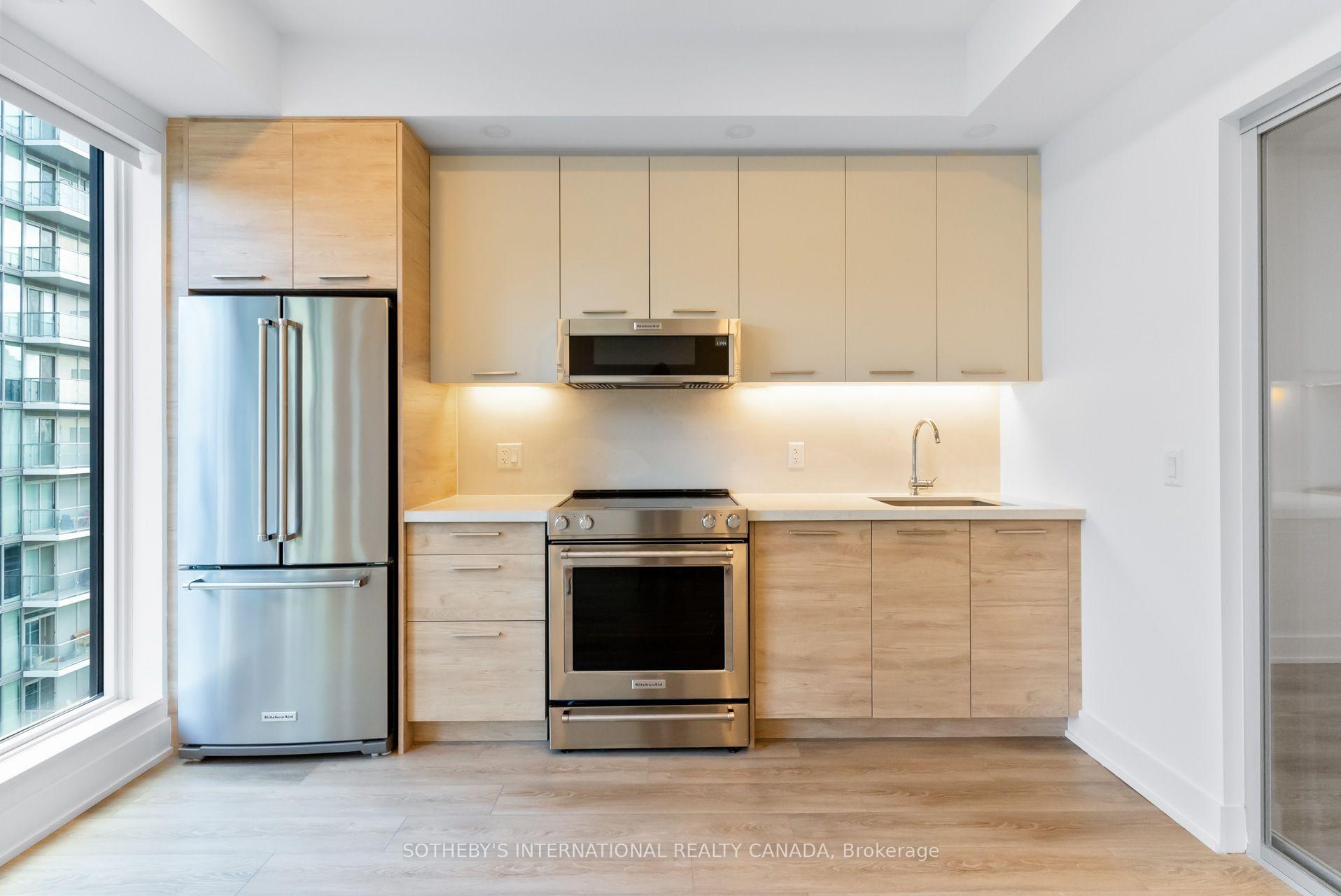 Photo 6 of Unit PH06, 200 Redpath Avenue, Toronto, Mount Pleasant East — HOMEH