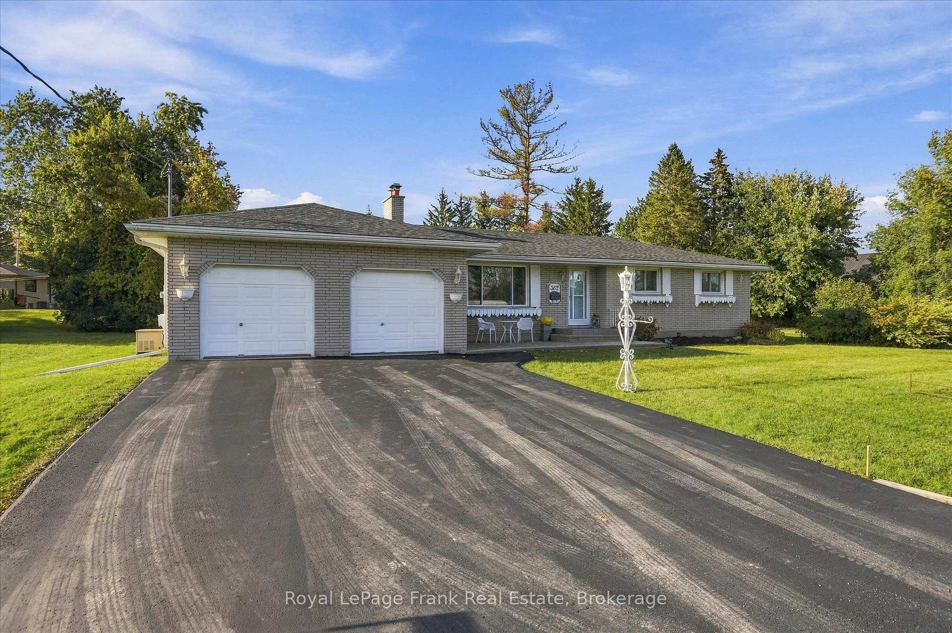 Photo 2 of 362 Simons Avenue, Peterborough, Northcrest Ward 5 — HOMEH