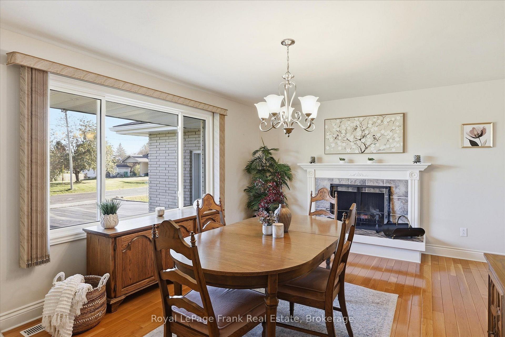 Photo 5 of 362 Simons Avenue, Peterborough, Northcrest Ward 5 — HOMEH