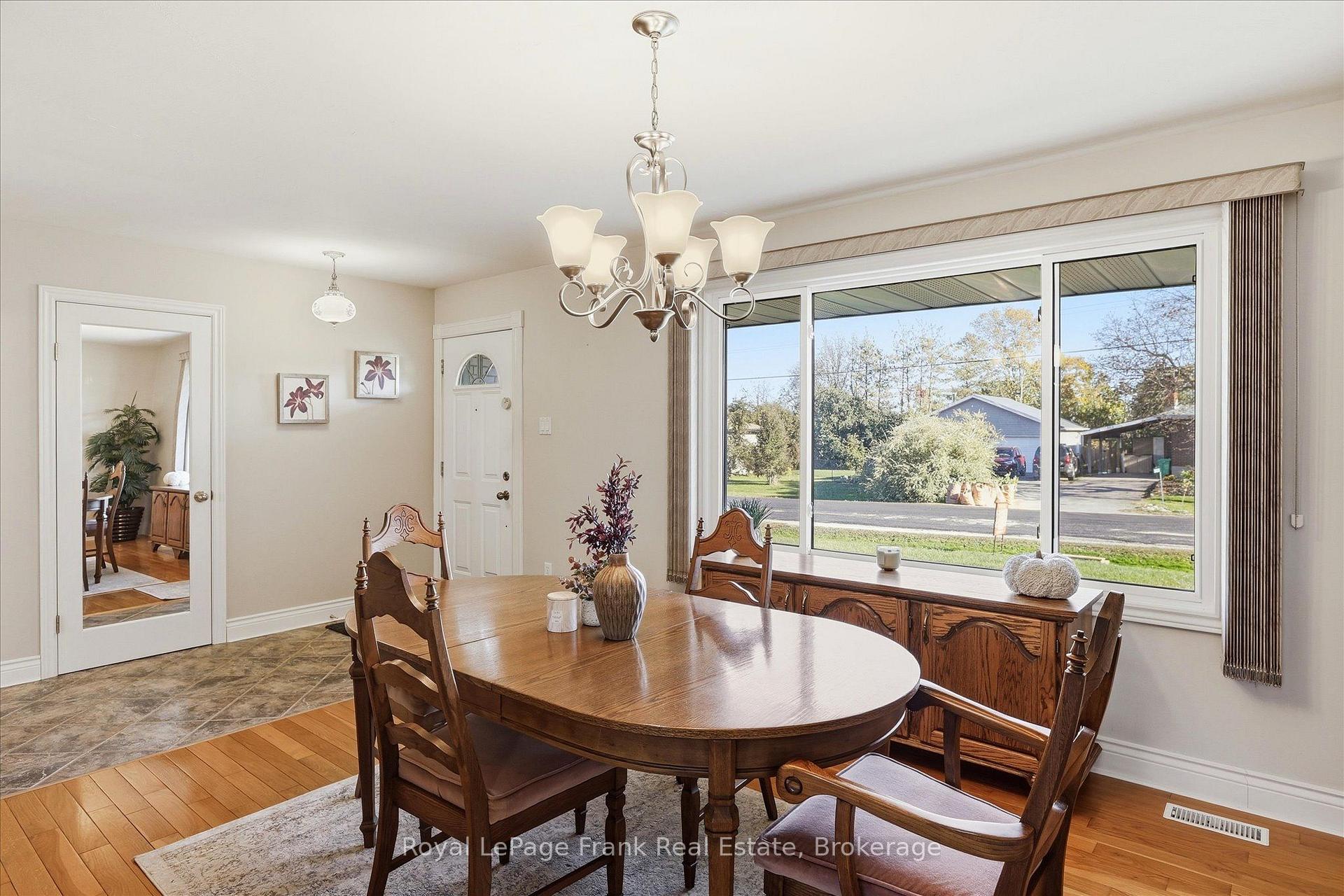 Photo 6 of 362 Simons Avenue, Peterborough, Northcrest Ward 5 — HOMEH