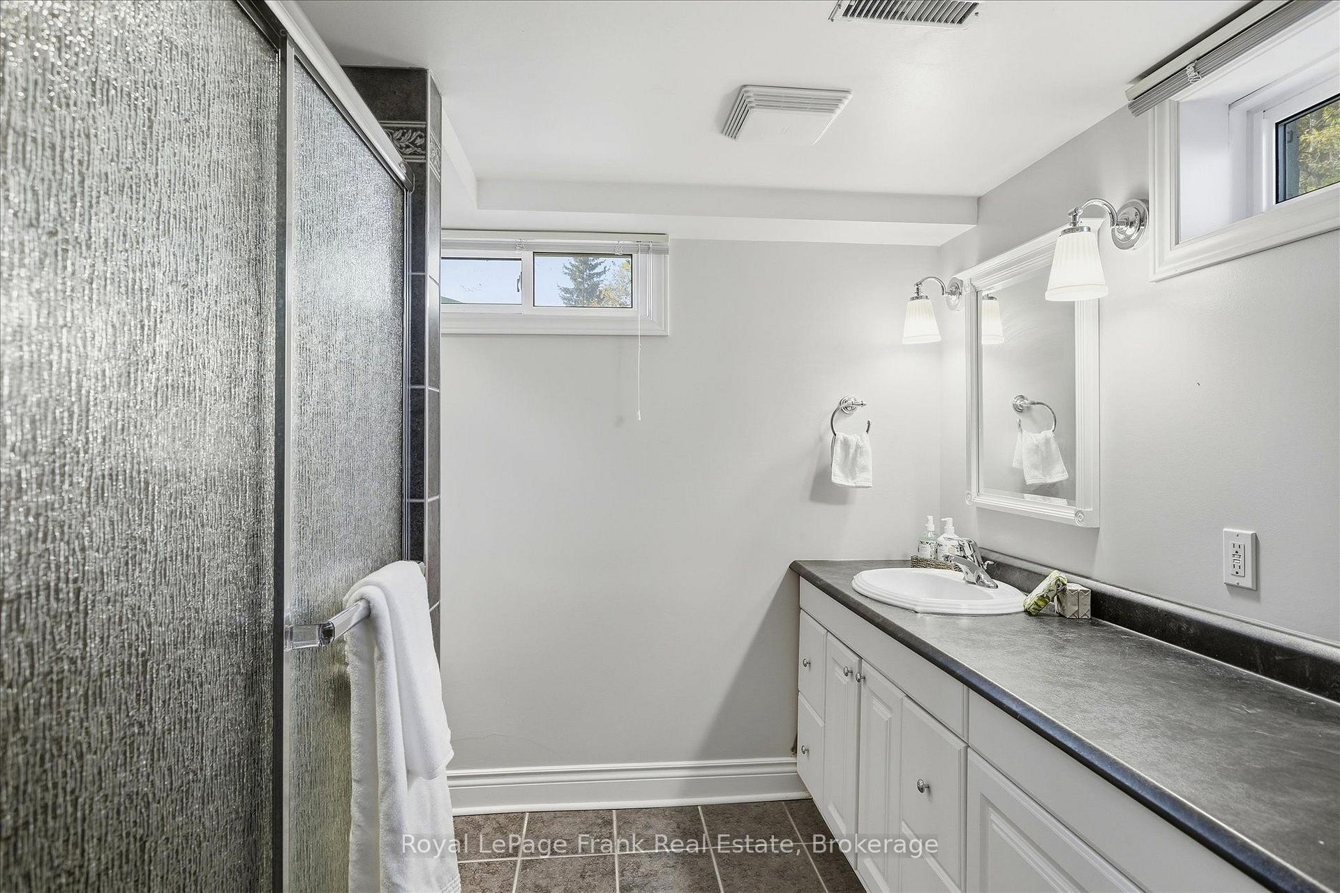 Photo 25 of 362 Simons Avenue, Peterborough, Northcrest Ward 5 — HOMEH