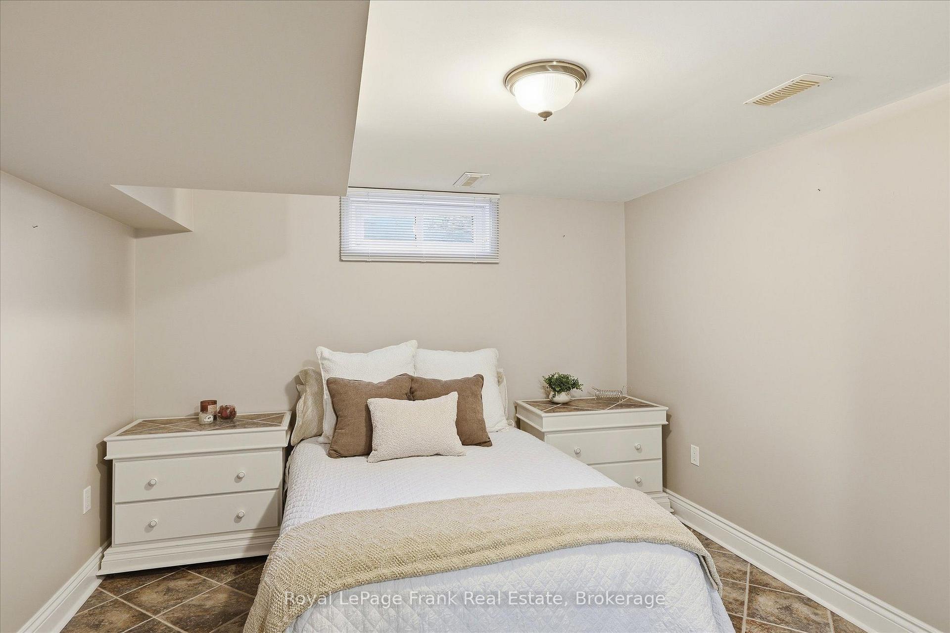 Photo 27 of 362 Simons Avenue, Peterborough, Northcrest Ward 5 — HOMEH
