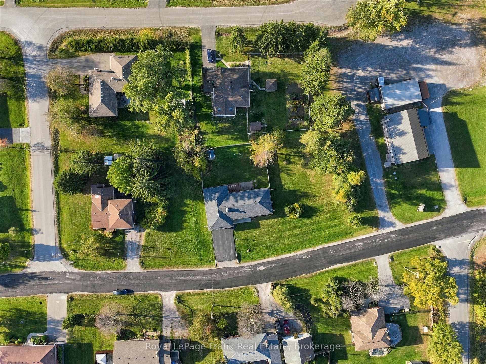 Photo 36 of 362 Simons Avenue, Peterborough, Northcrest Ward 5 — HOMEH