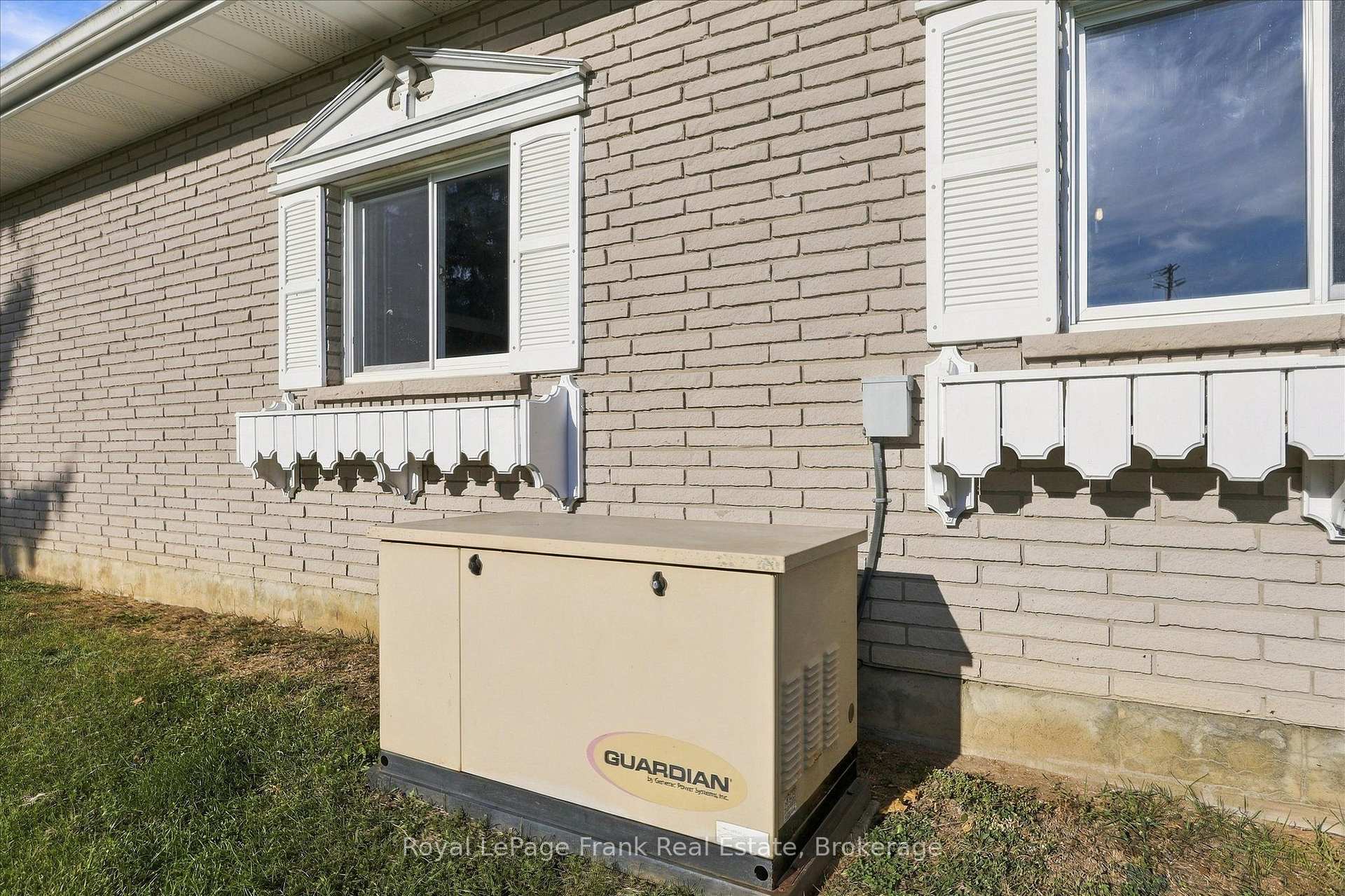 Photo 38 of 362 Simons Avenue, Peterborough, Northcrest Ward 5 — HOMEH