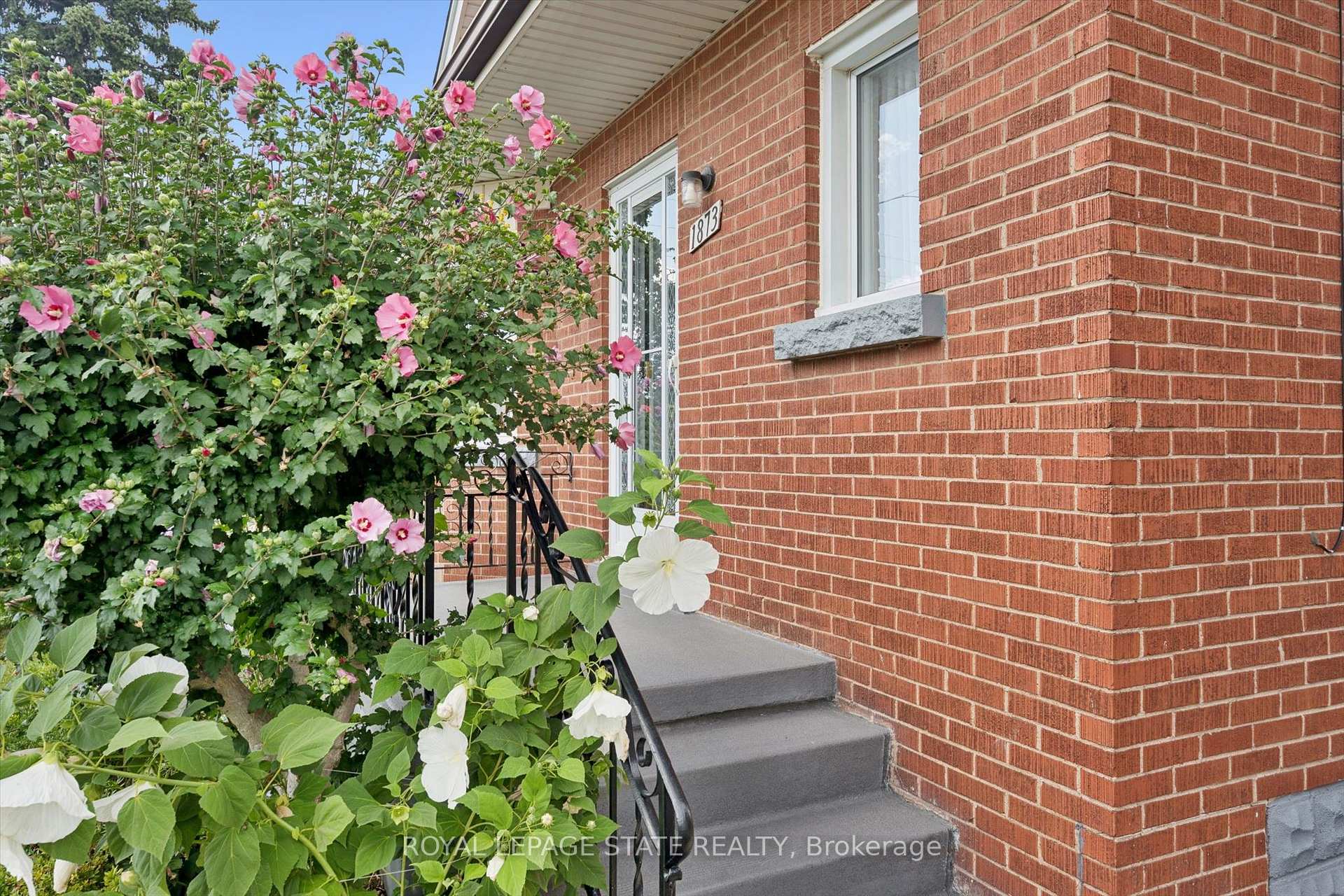 Photo 4 of 1873 Main Street E, Hamilton, McQuesten — HOMEH