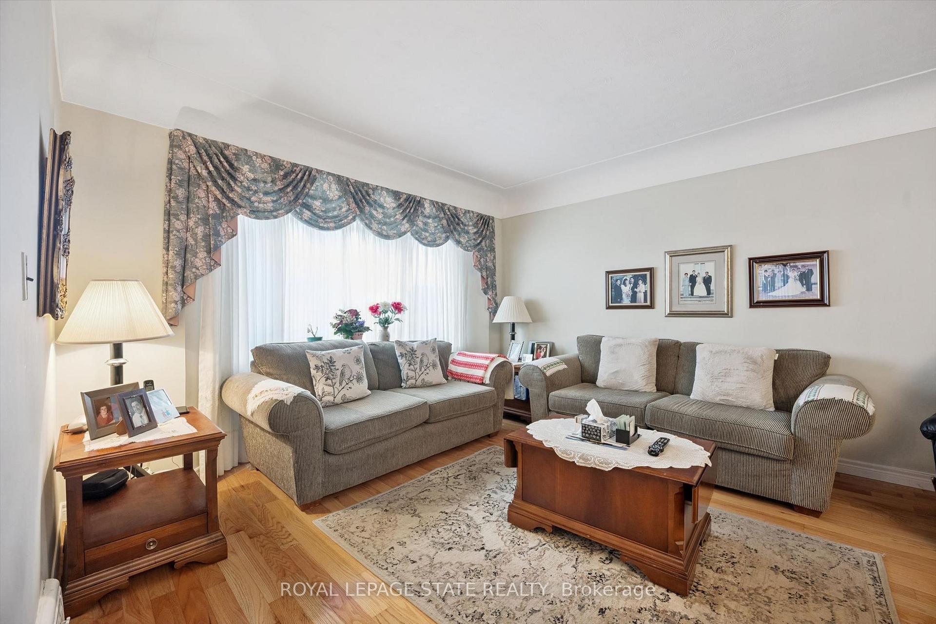 Photo 8 of 1873 Main Street E, Hamilton, McQuesten — HOMEH