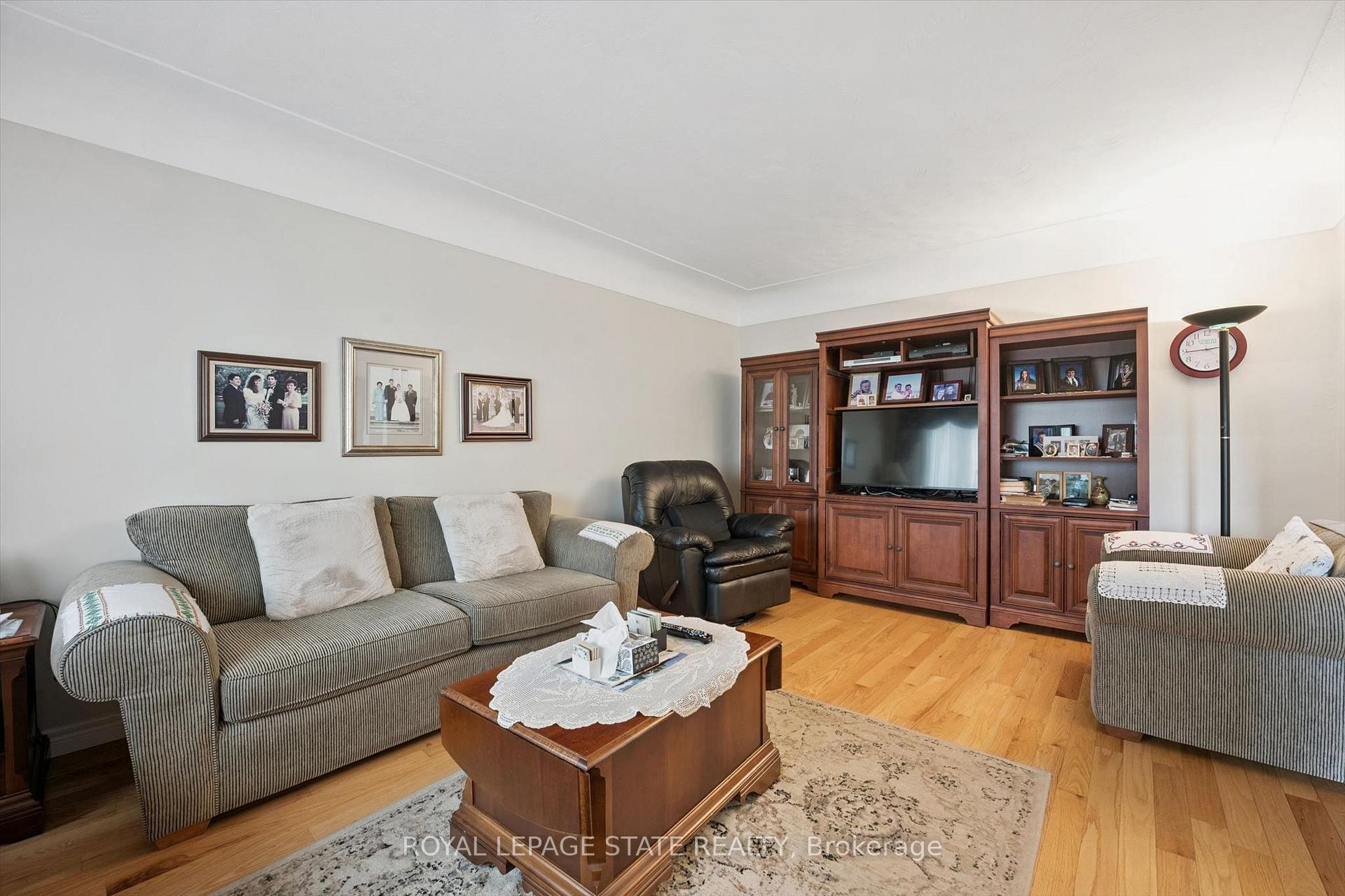 Photo 9 of 1873 Main Street E, Hamilton, McQuesten — HOMEH