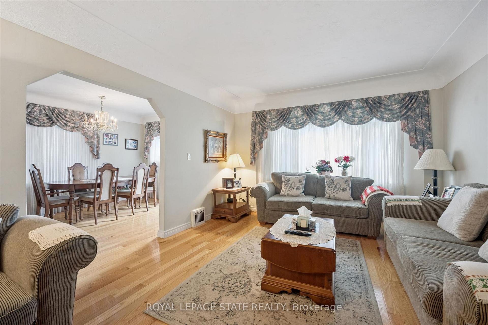 Photo 11 of 1873 Main Street E, Hamilton, McQuesten — HOMEH