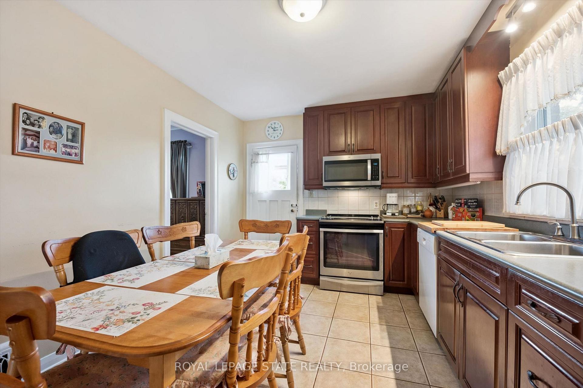 Photo 16 of 1873 Main Street E, Hamilton, McQuesten — HOMEH