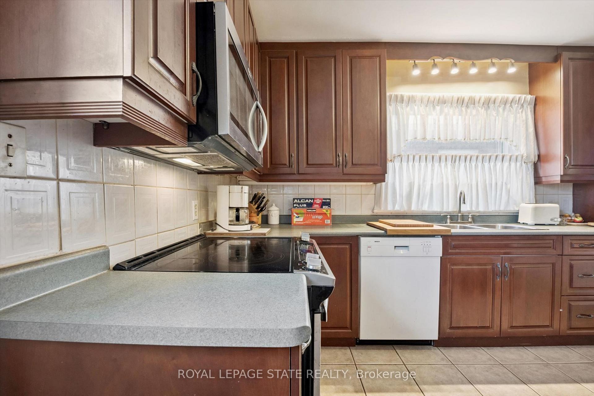 Photo 17 of 1873 Main Street E, Hamilton, McQuesten — HOMEH