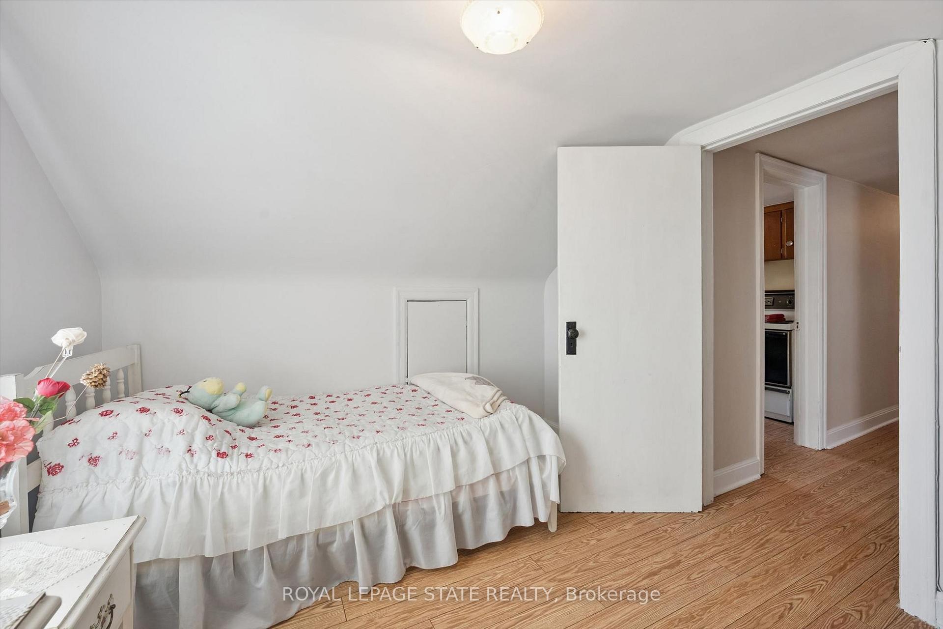 Photo 28 of 1873 Main Street E, Hamilton, McQuesten — HOMEH