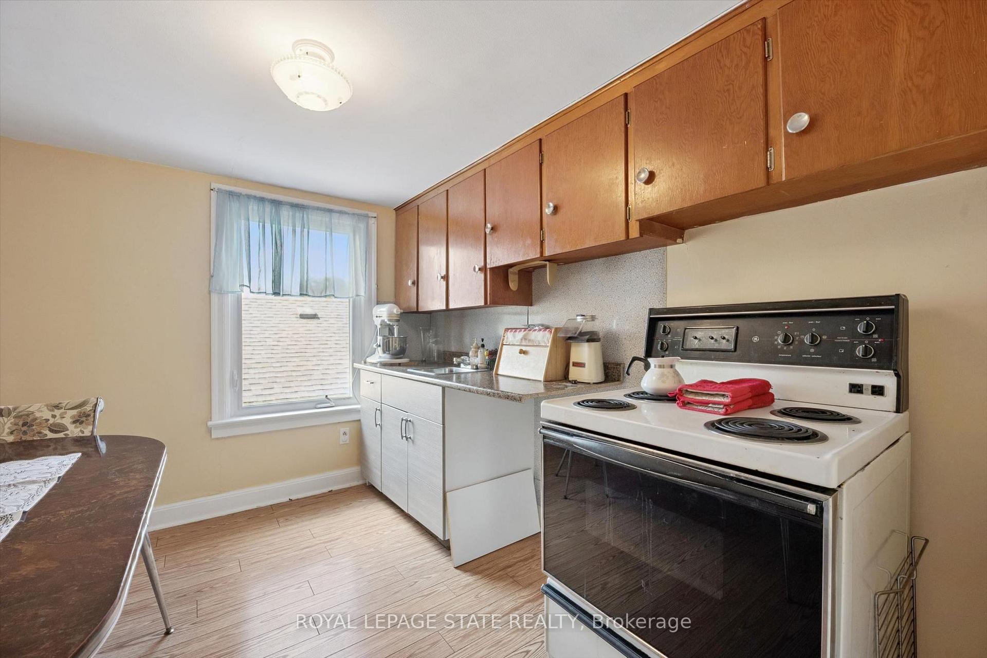 Photo 29 of 1873 Main Street E, Hamilton, McQuesten — HOMEH