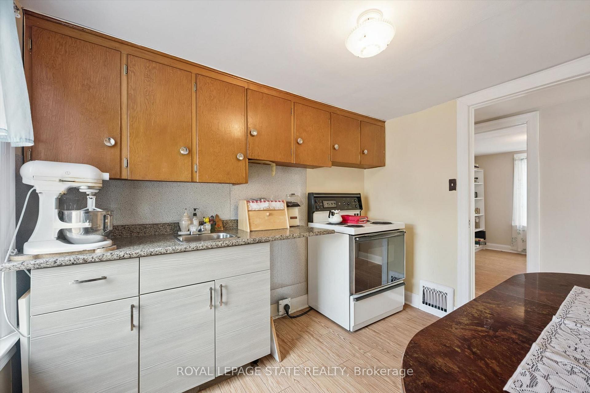 Photo 31 of 1873 Main Street E, Hamilton, McQuesten — HOMEH