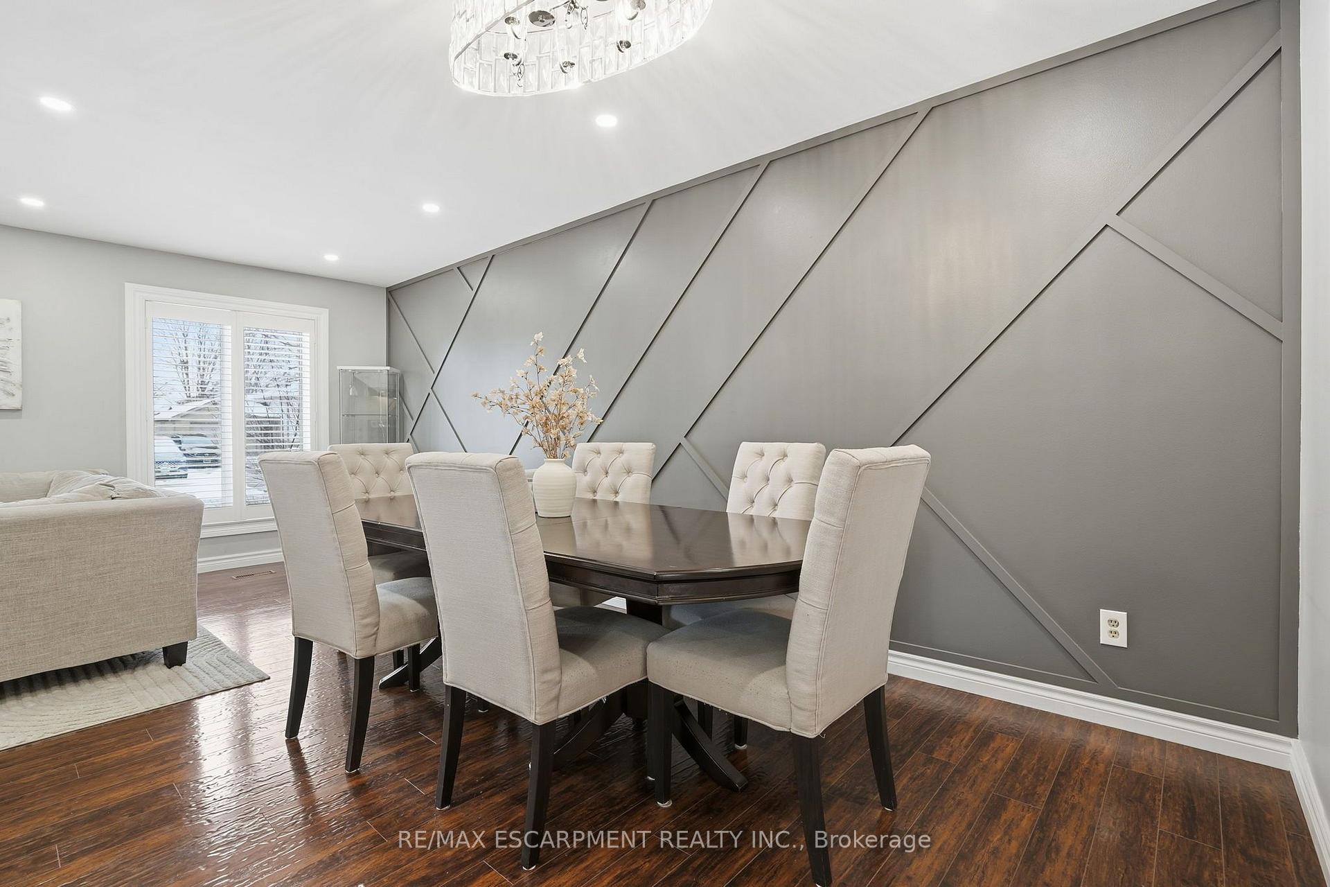 Photo 4 of 95 Chilton Drive, Hamilton, Stoney Creek Mountain — HOMEH