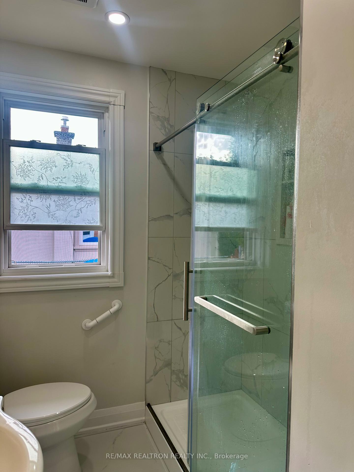 Photo 8 of 215 Poplar Road, Scarborough, West Hill — HOMEH
