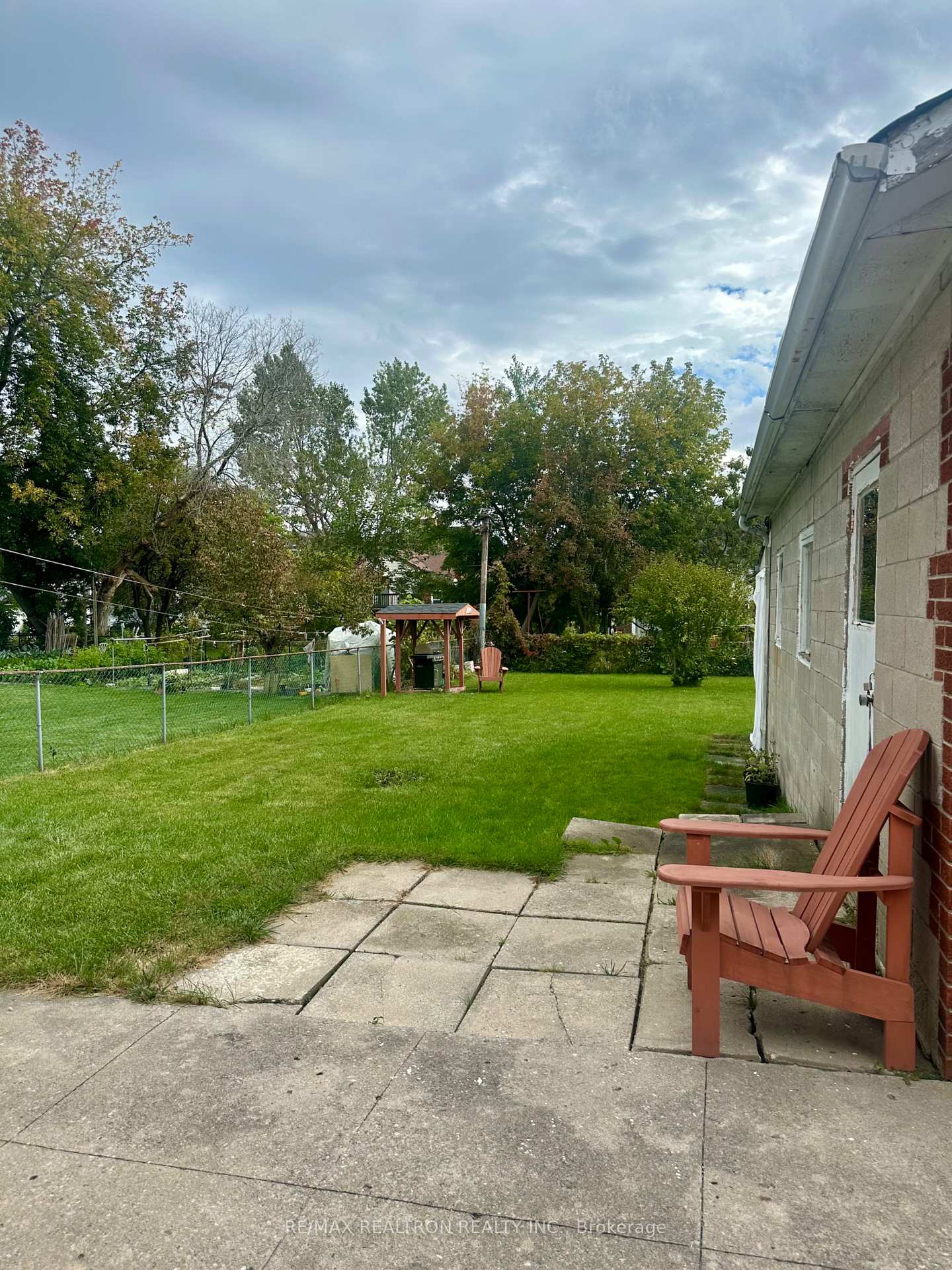Photo 13 of 215 Poplar Road, Scarborough, West Hill — HOMEH