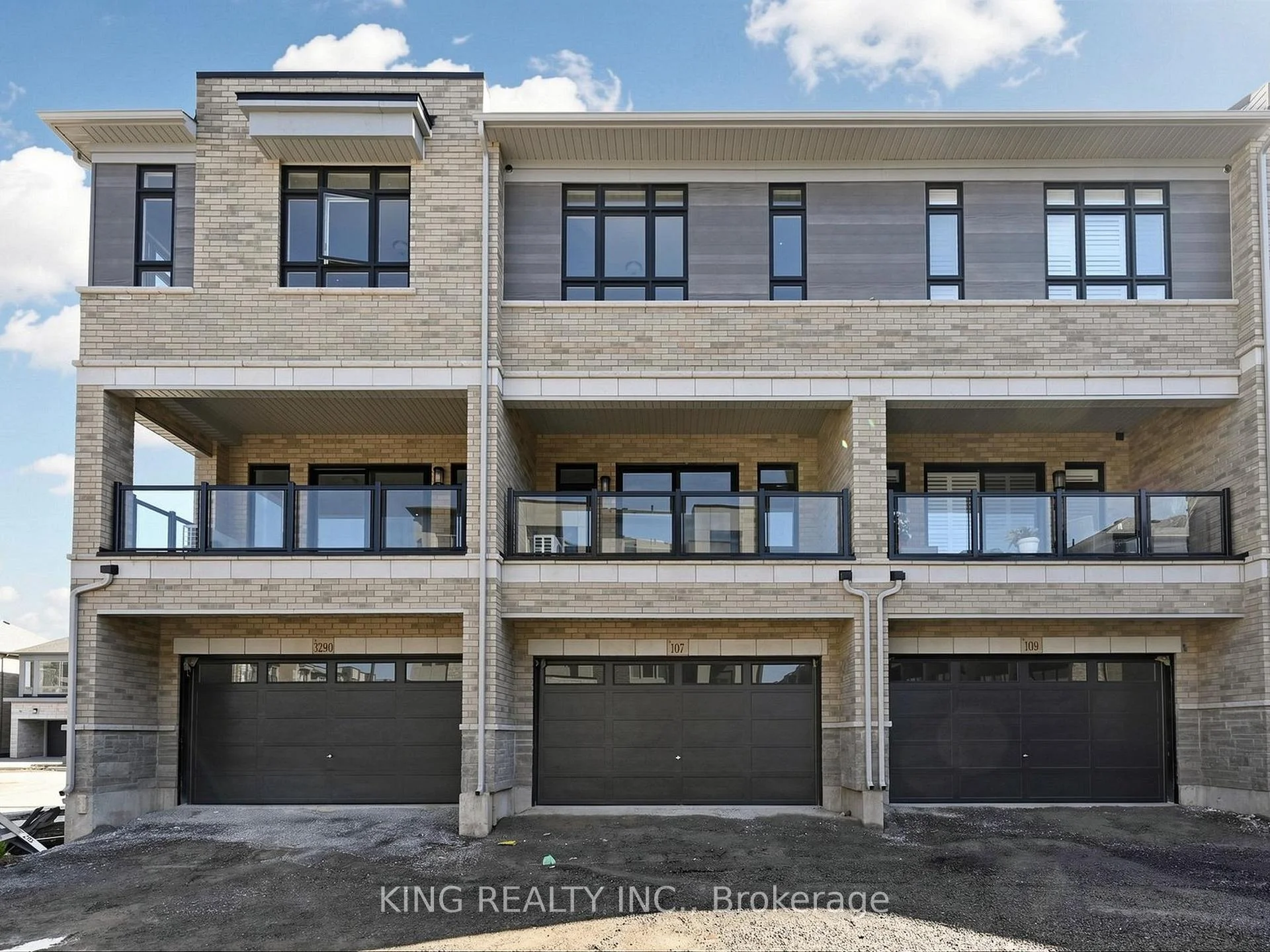 Photo of 107 Jack Bowerbank Boulevard