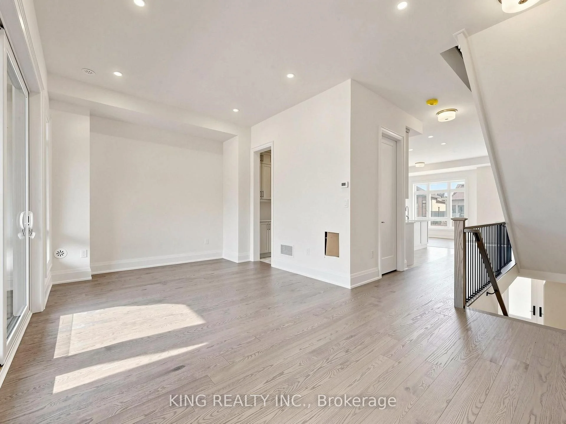 Photo 11 of 107 Jack Bowerbank Boulevard, Oakville, Glenorchy — HOMEH