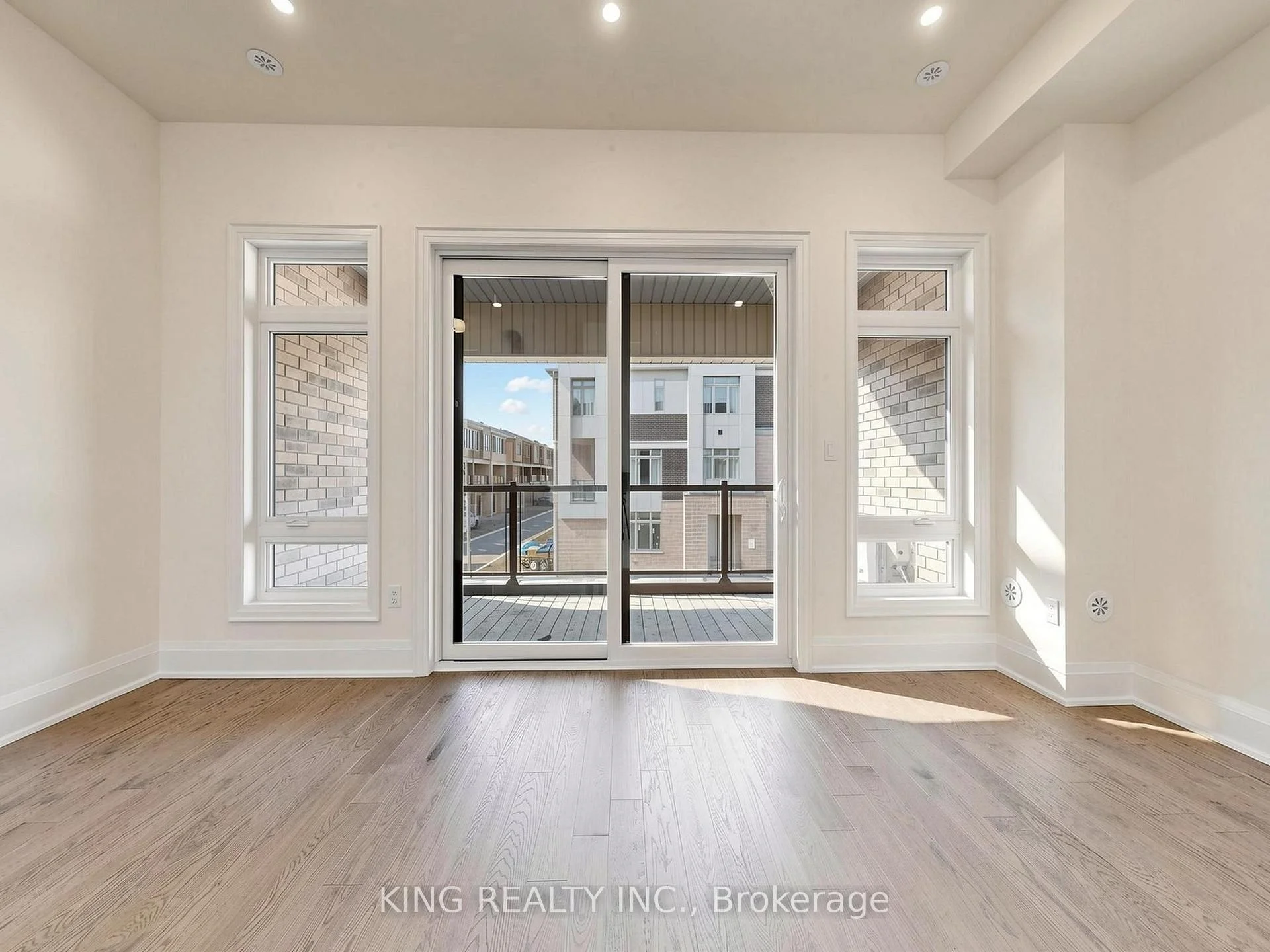 Photo 12 of 107 Jack Bowerbank Boulevard, Oakville, Glenorchy — HOMEH
