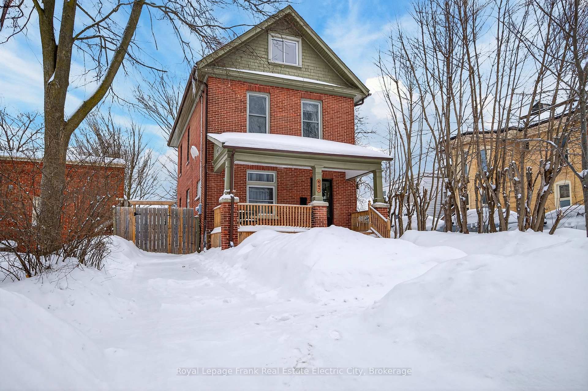 Photo 2 of 647 Bethune Street, Peterborough, Town Ward 3 — HOMEH
